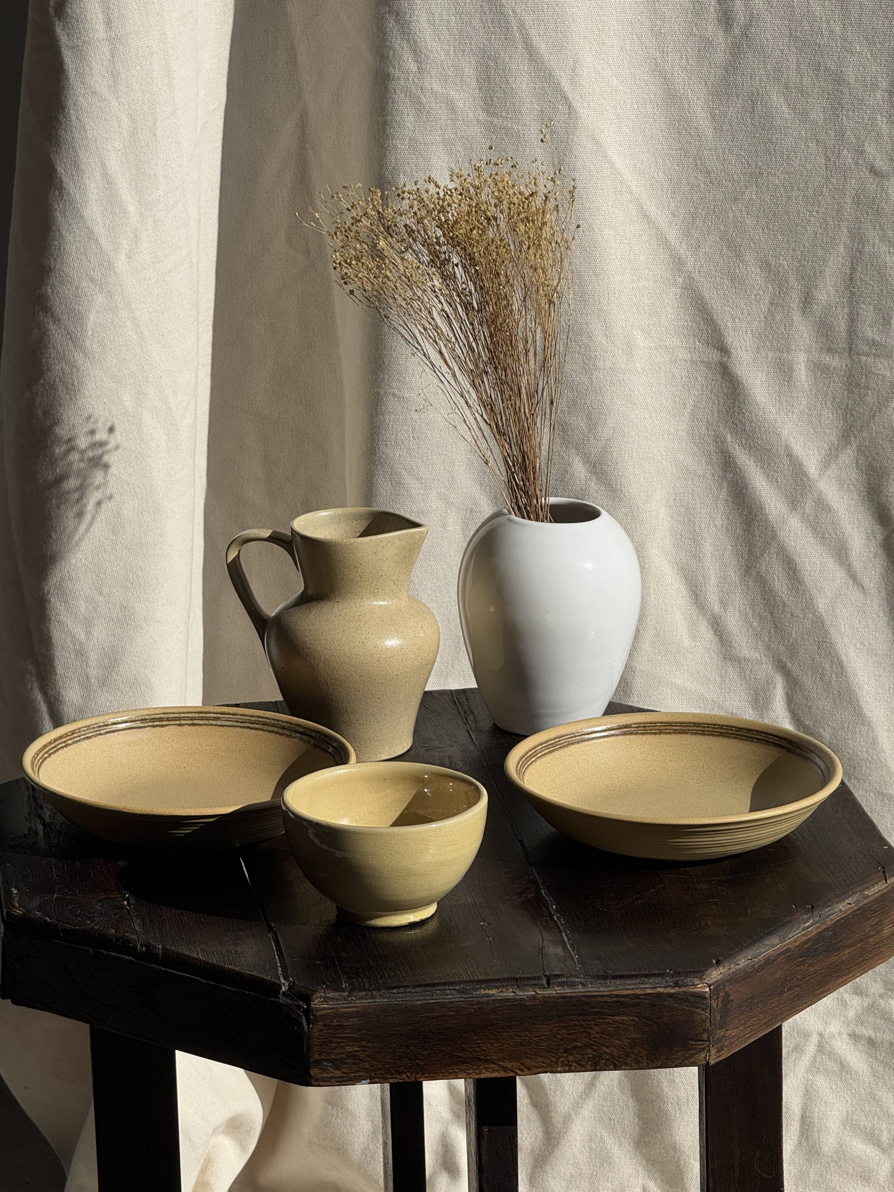 Lot de 2 assiettes creuses en grès liseré brun et marron D21,5