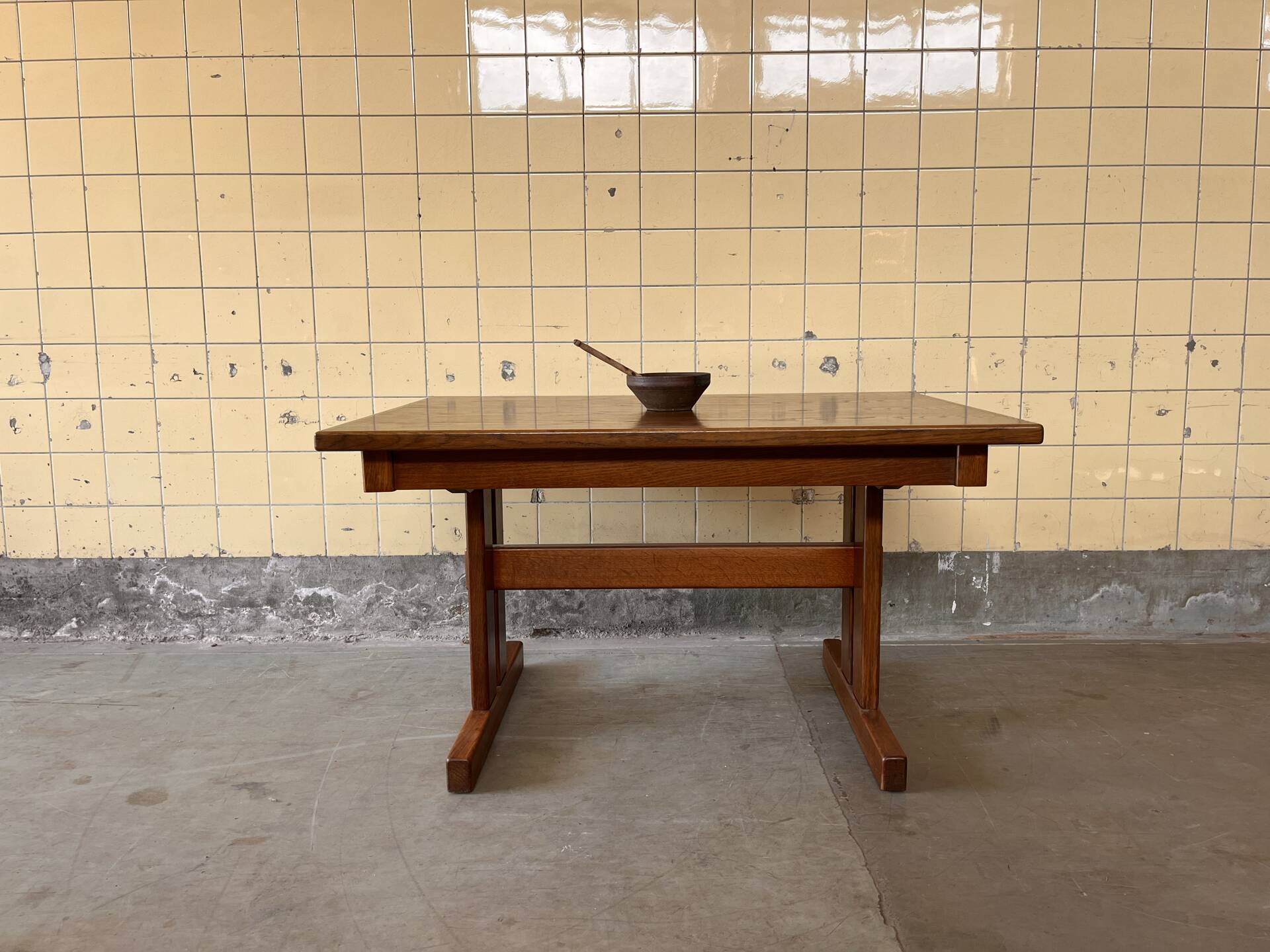 Table à manger en chêne danois