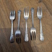 5 fourchettes à gâteau argent milieu XXème