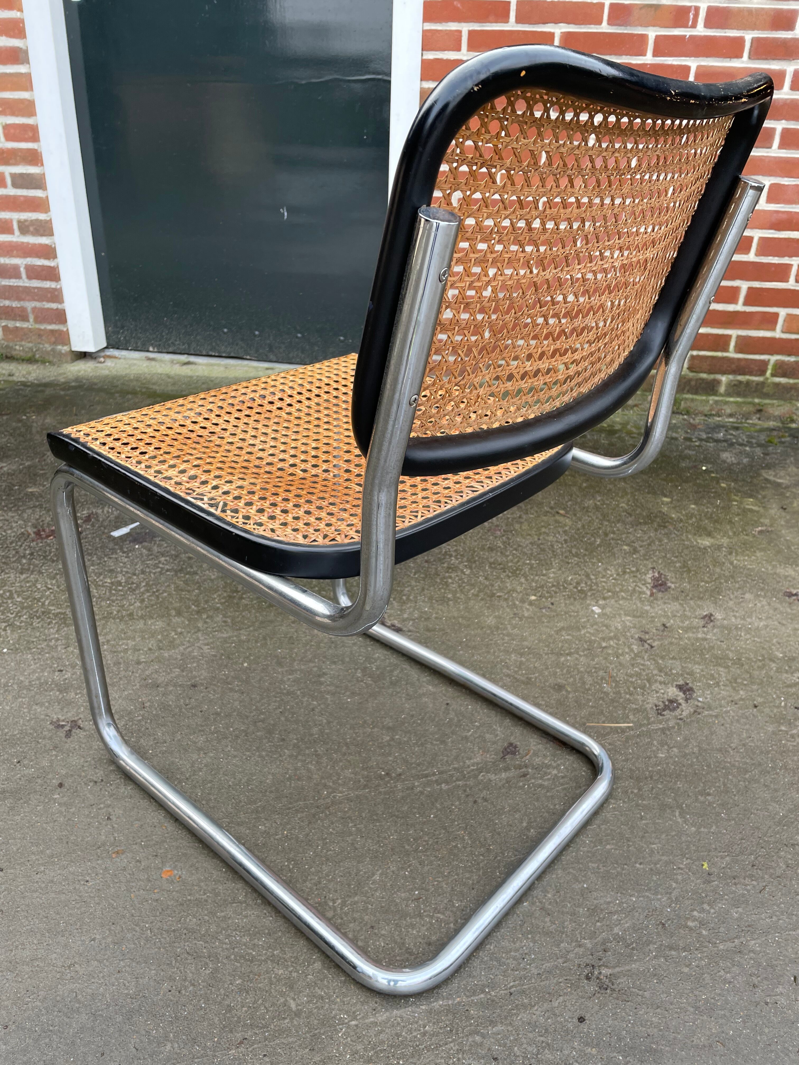 Cesca design chair b32 model in black and chrome