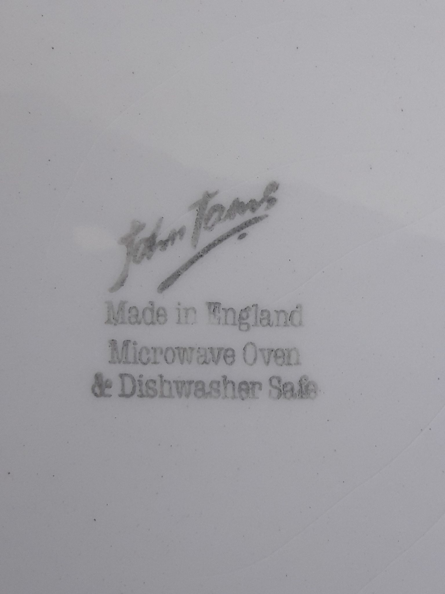 2 plates in English earthenware John Tams diam 19 cm
