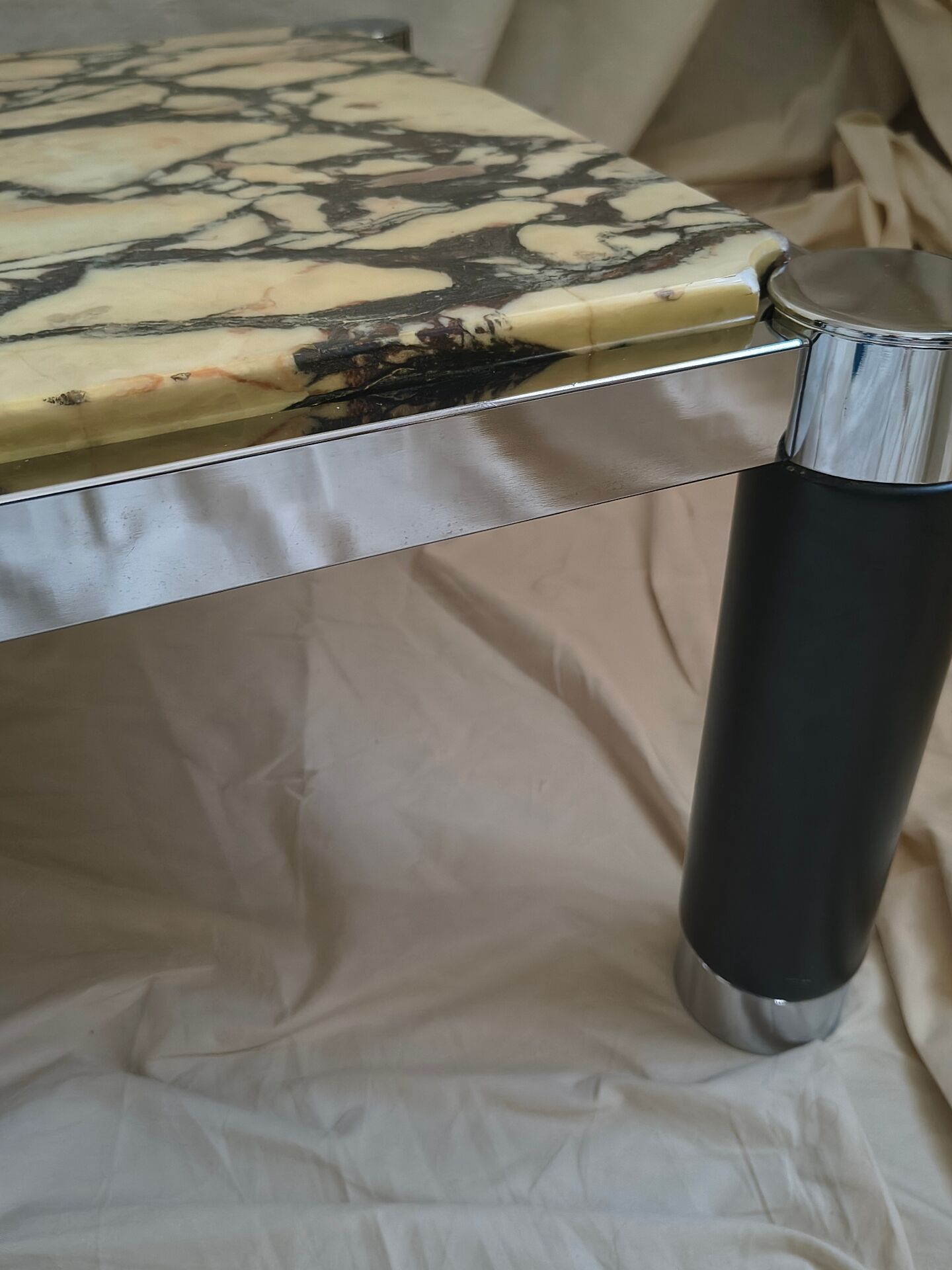 Table basse marbre de Calacatta fin 1970