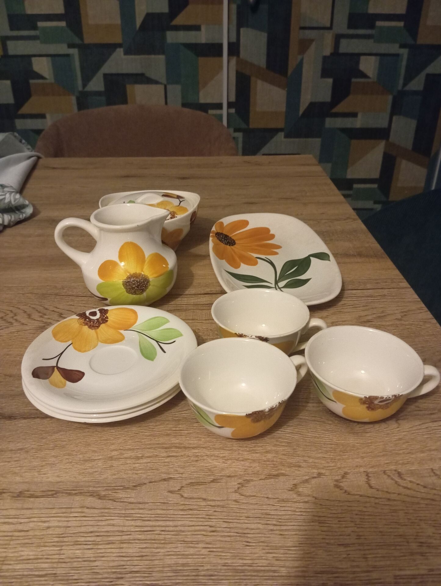 Gien set model Sunflowers and Lodi. 1970s