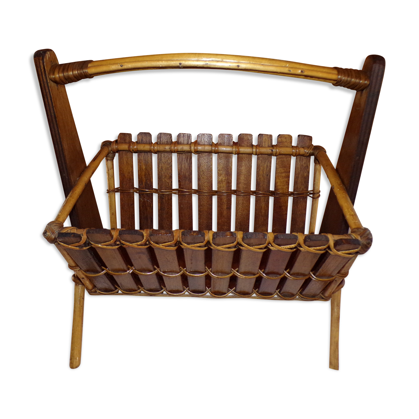 Porte-revue en rotin et bois