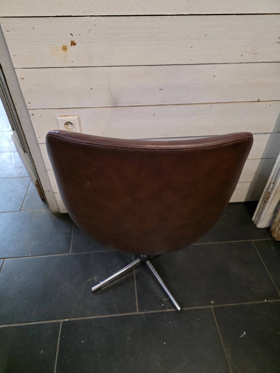 Swivel armchair with chrome metal legs from the 70s