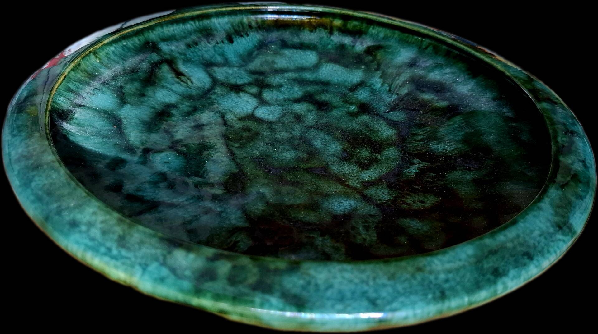 Emerald green ceramic presentation plate Pissareff