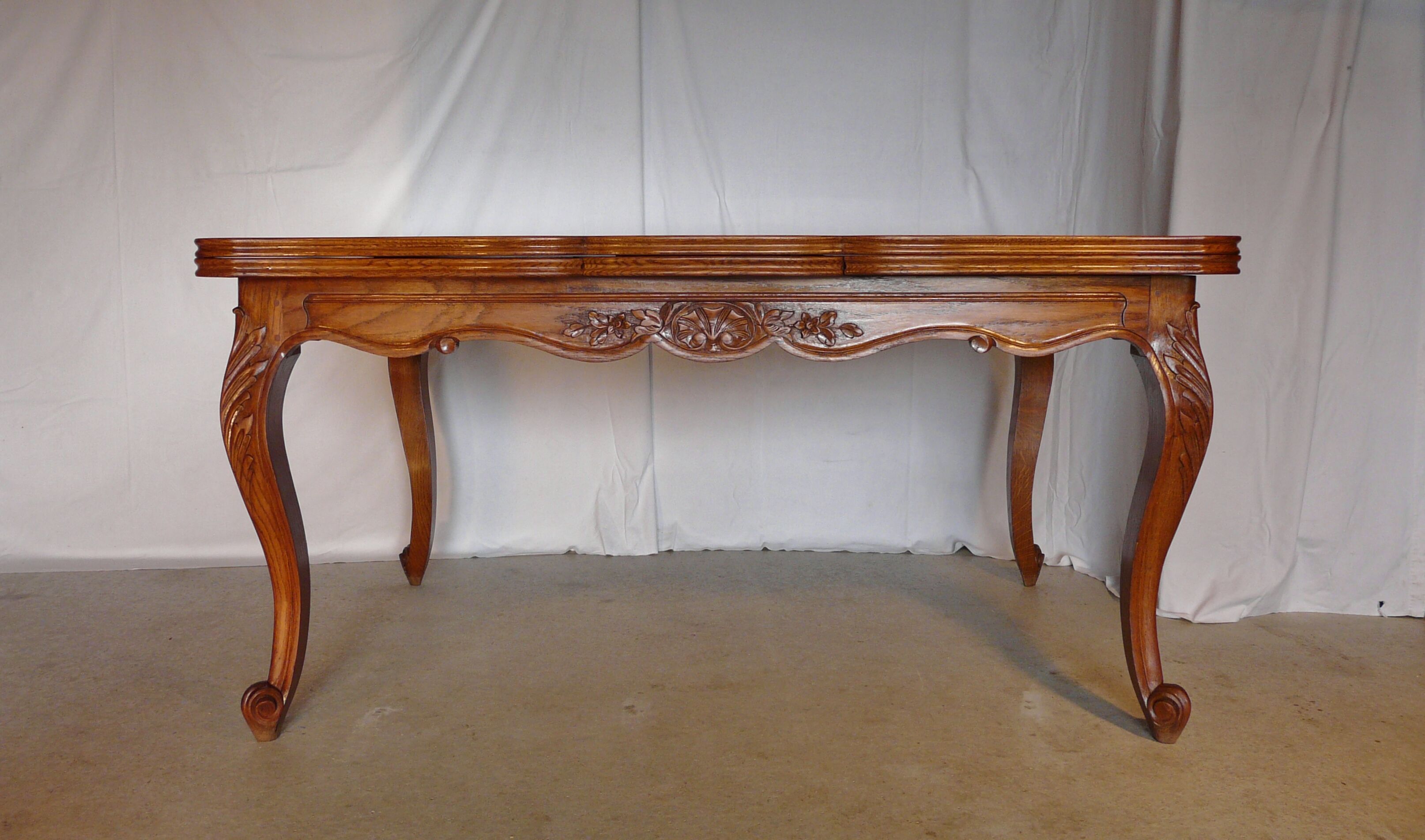 Extendable rectangular table Regency style in solid oak