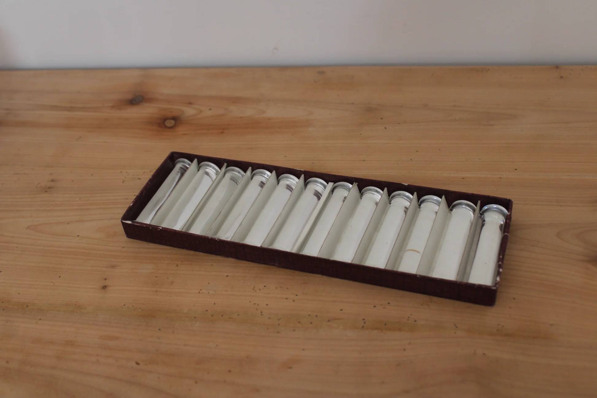 Set of 12 vintage glass knife rests – Original box – Hungary