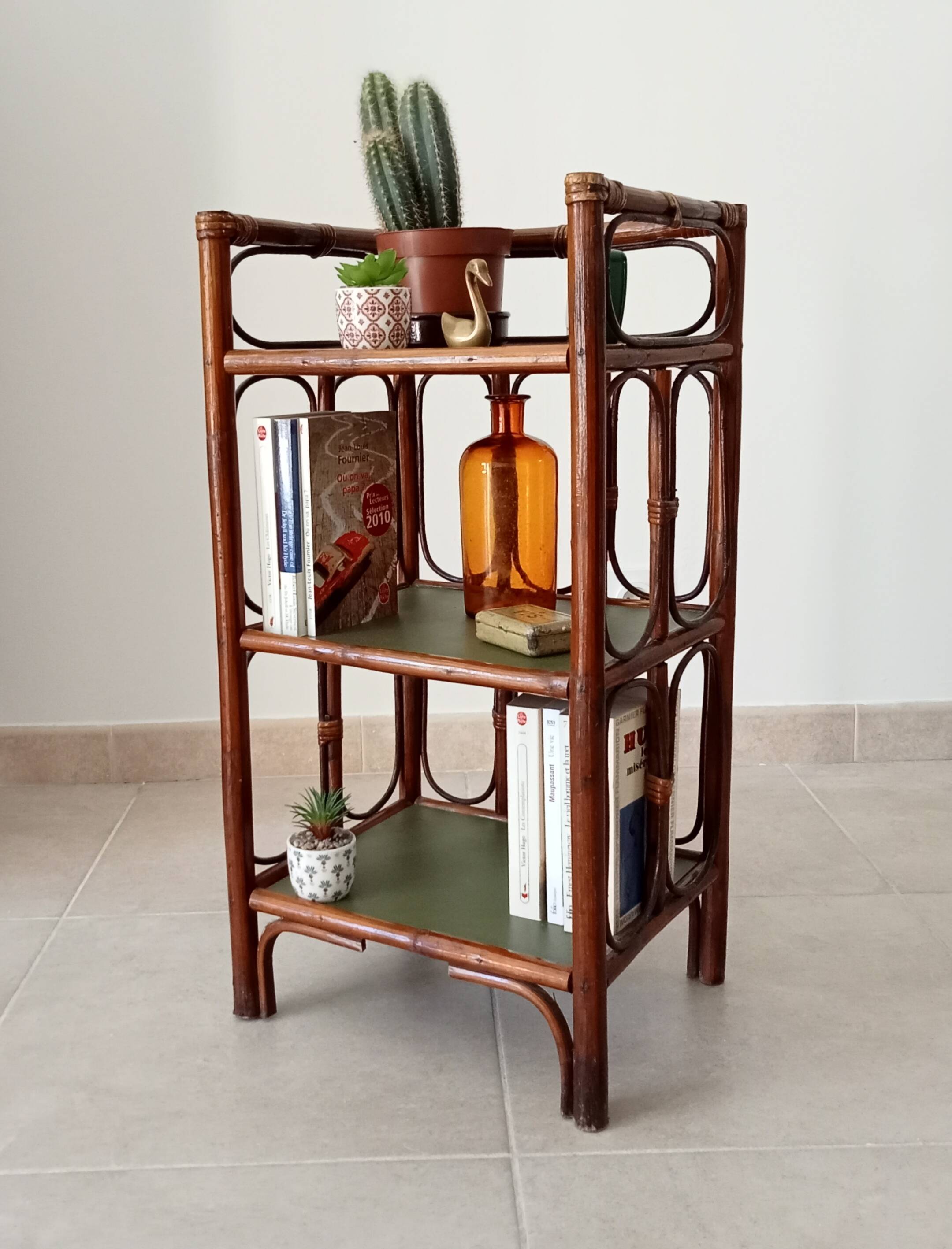 Vintage stand shelf in bamboo and rattan