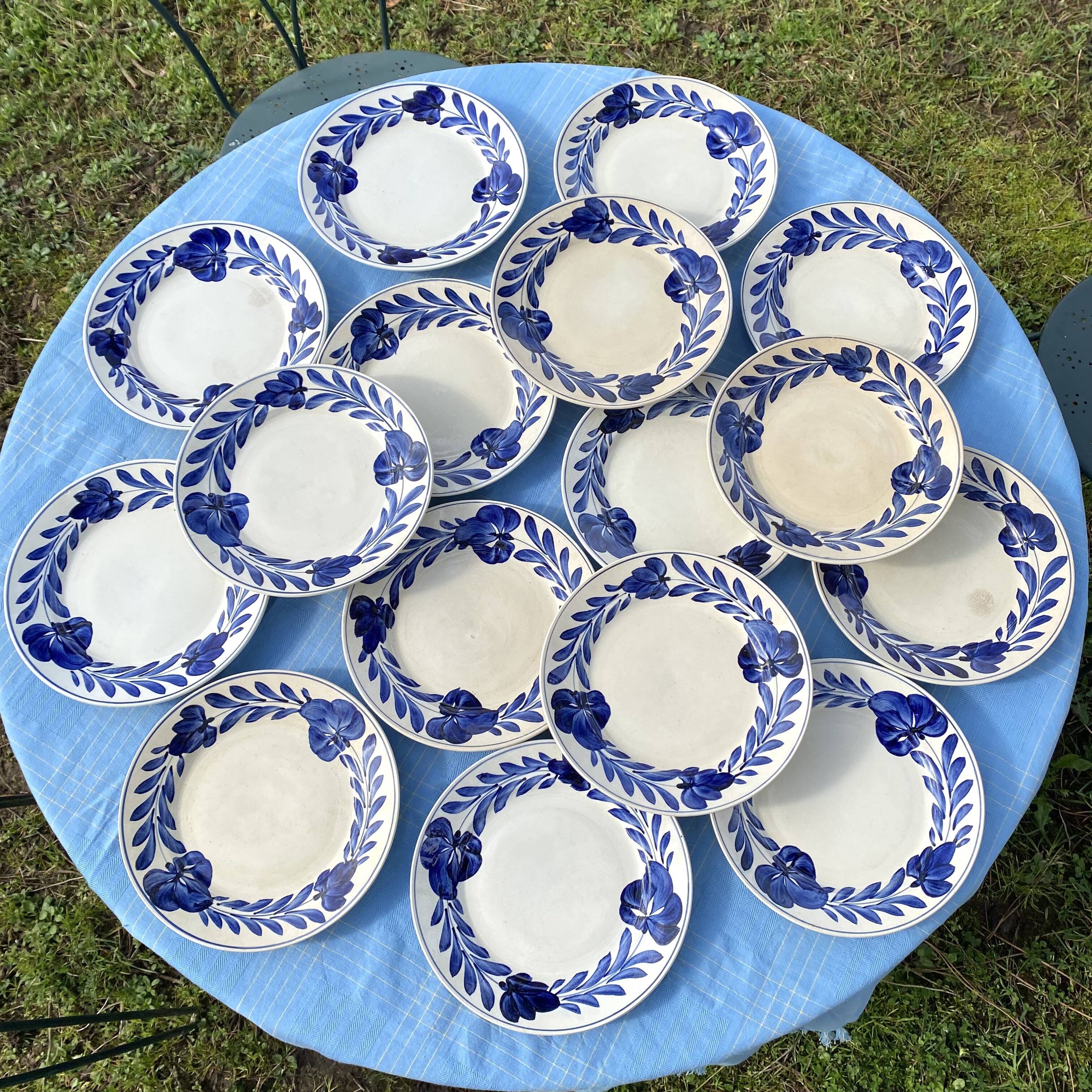 Lunéville blue flower dinner plates