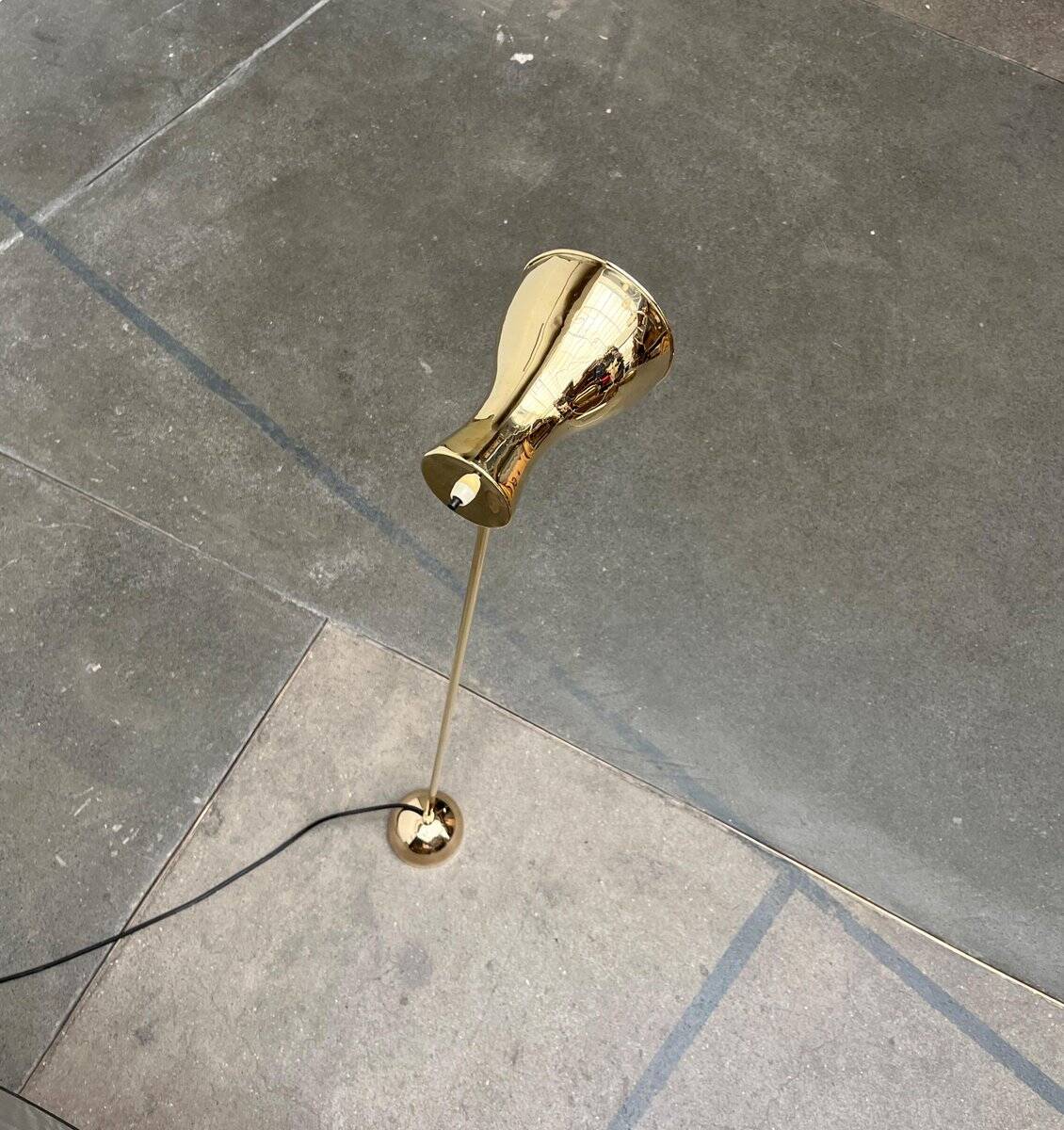 Minimalist brass floor lamp from the mid-century by Dieter Schulz for Wohnbedarf Ag, 1950s.