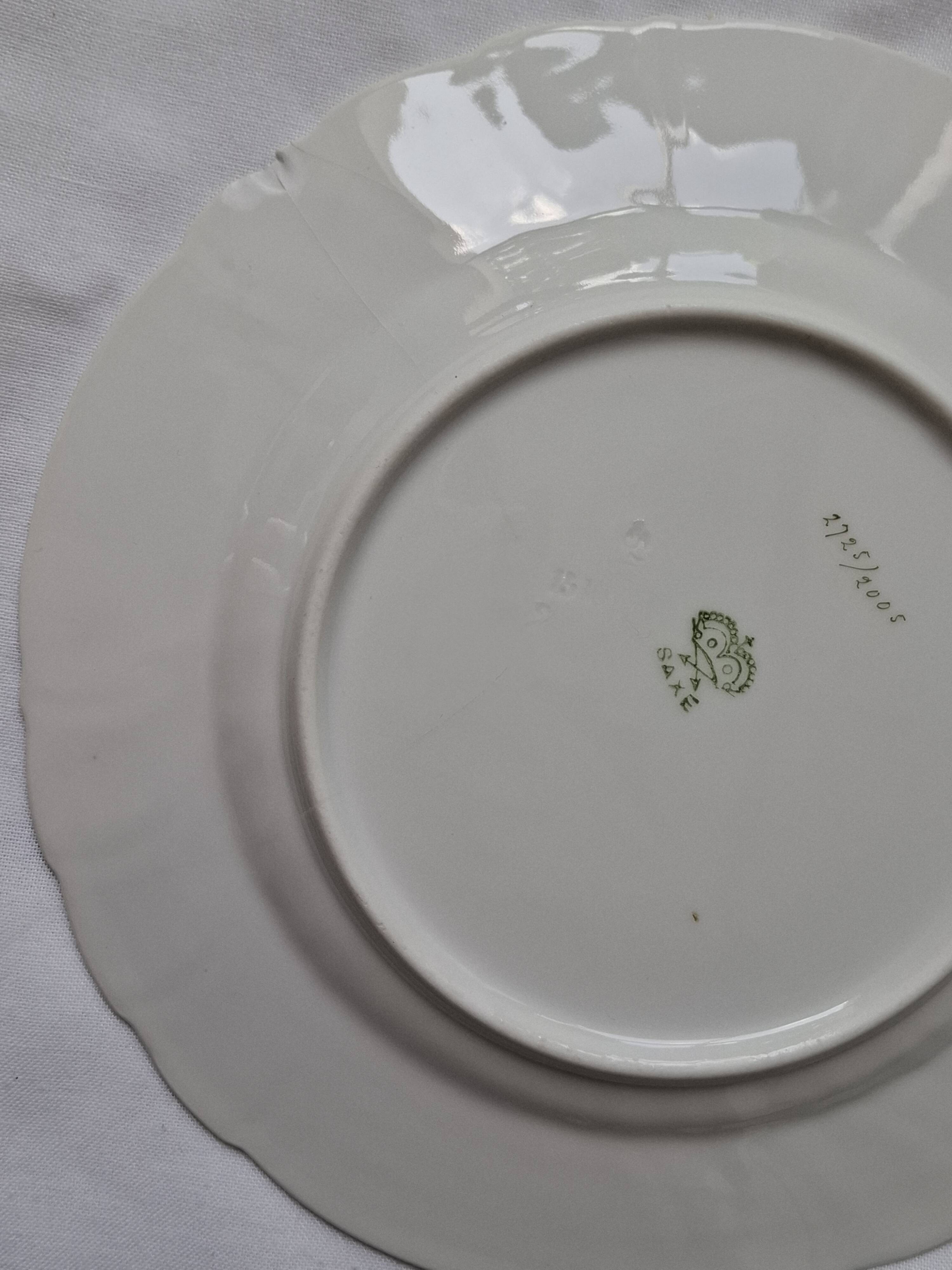 8 assiettes anciennes porcelaine fine de Saxe