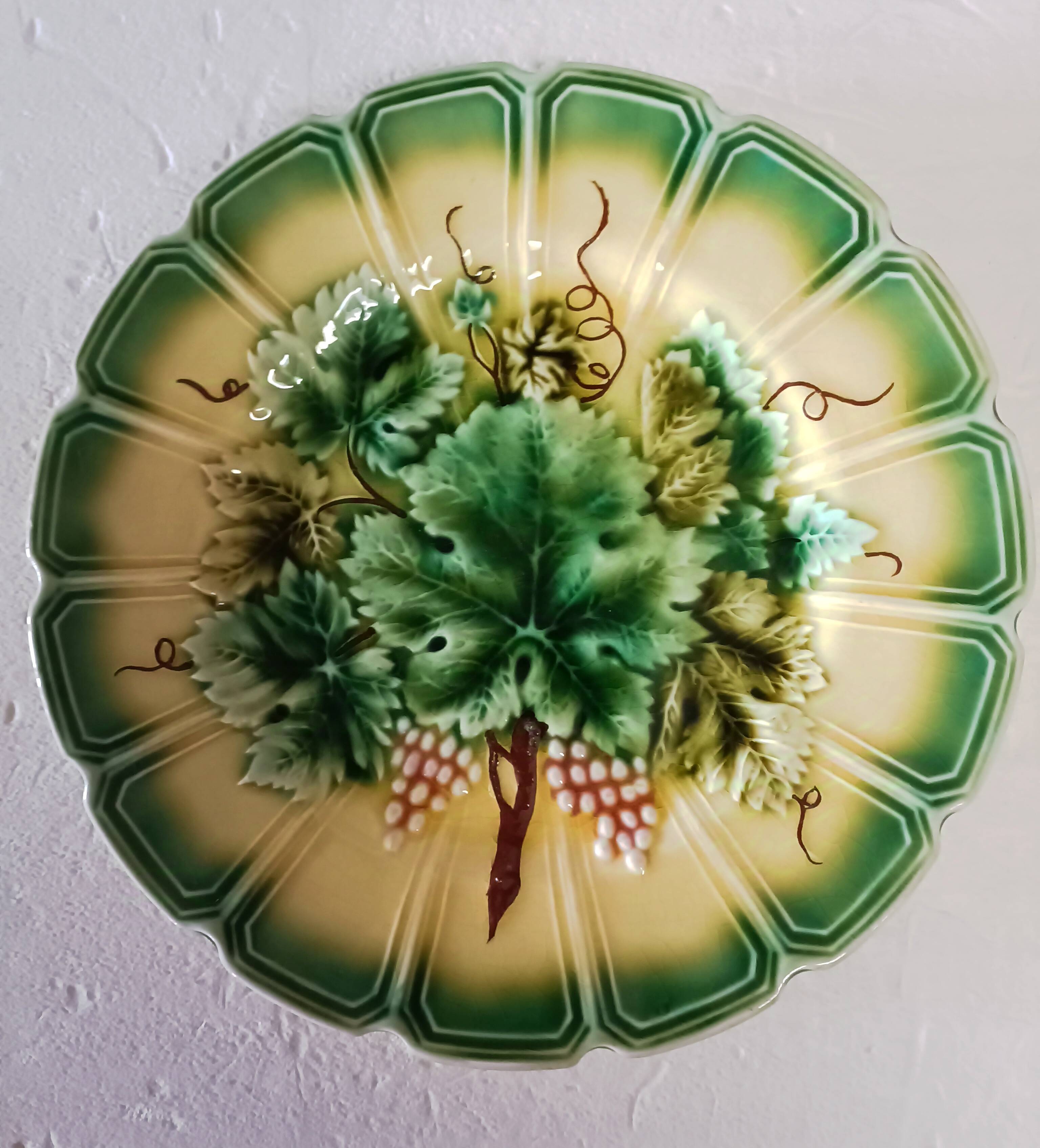 Sarreguemines barbotine plate