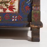 Malle bleue ancienne avec détails floraux peints à la main, c.1870