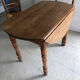 Round wooden table (4/6 people) with 4 straw chairs