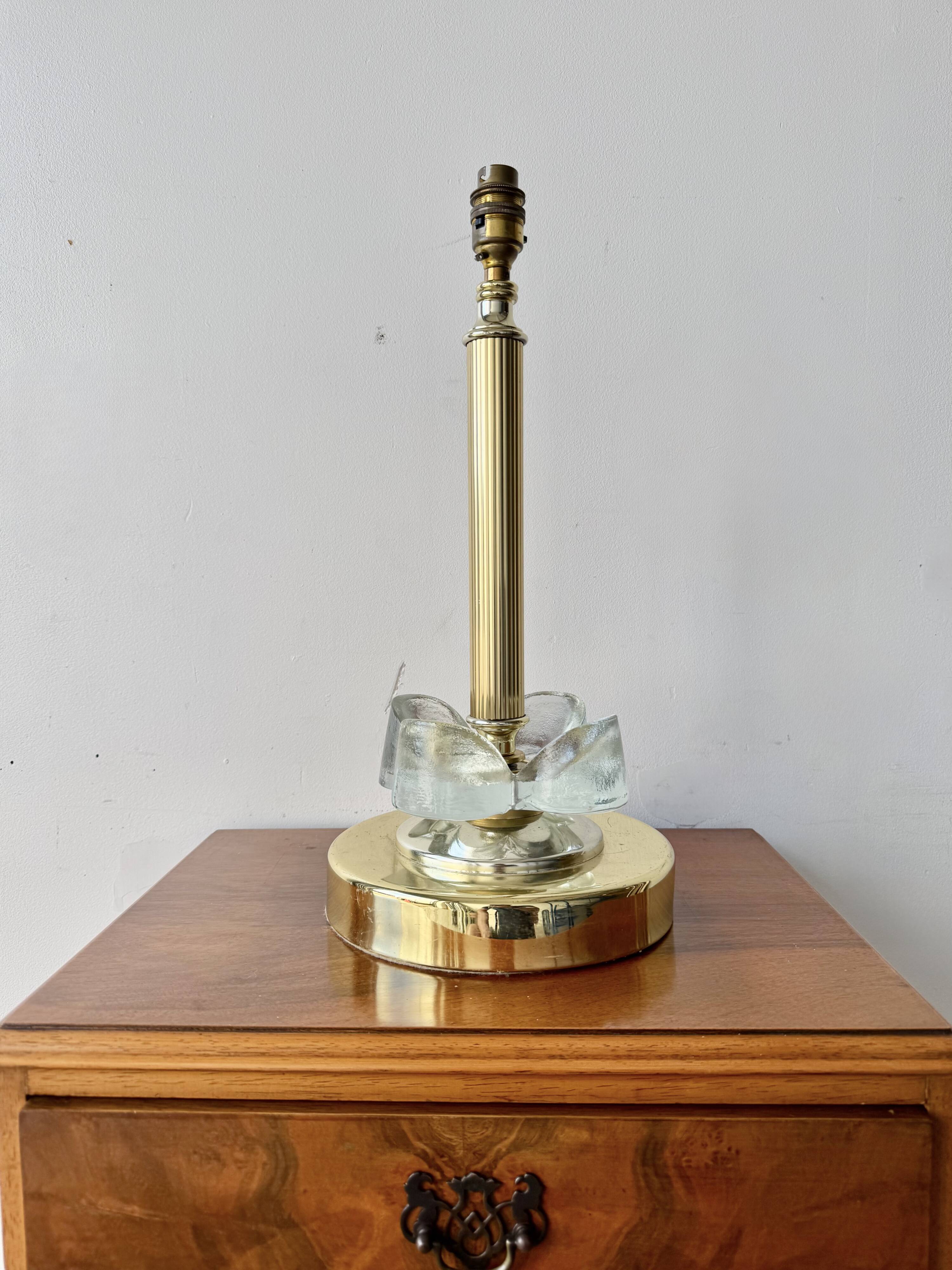 Base de lampe de table en laiton et verre vintage