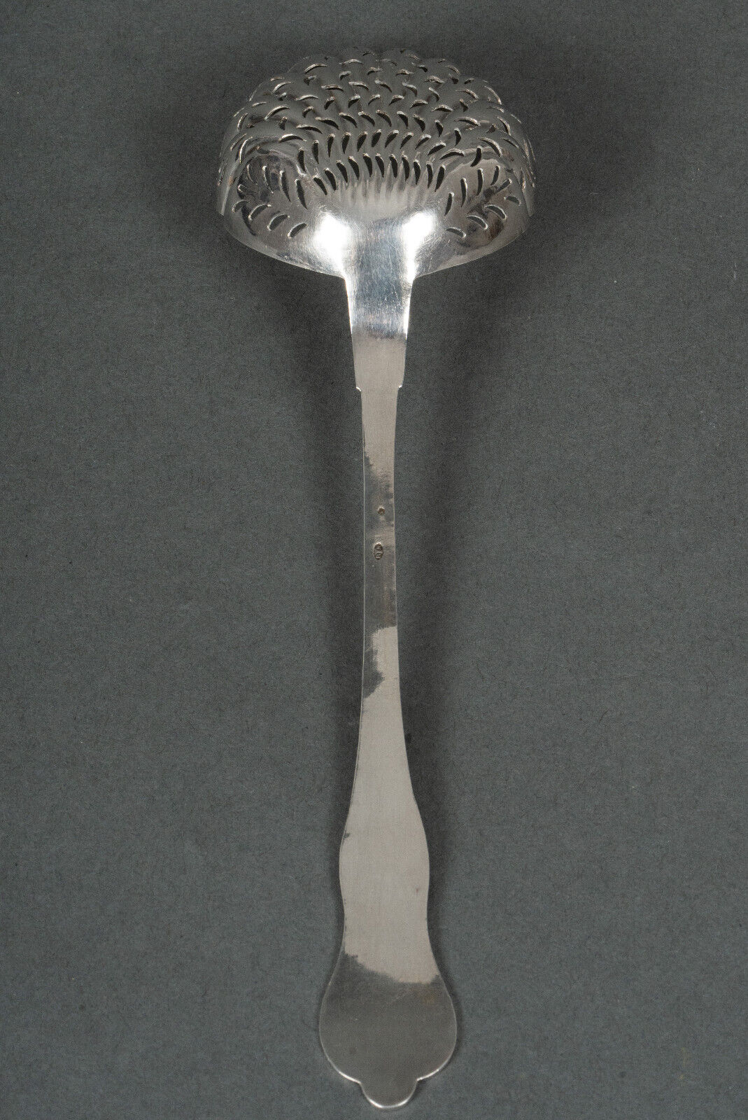 Spoon to sprinkle goldsmith RN silver 53 grams rich decoration Louis XV
