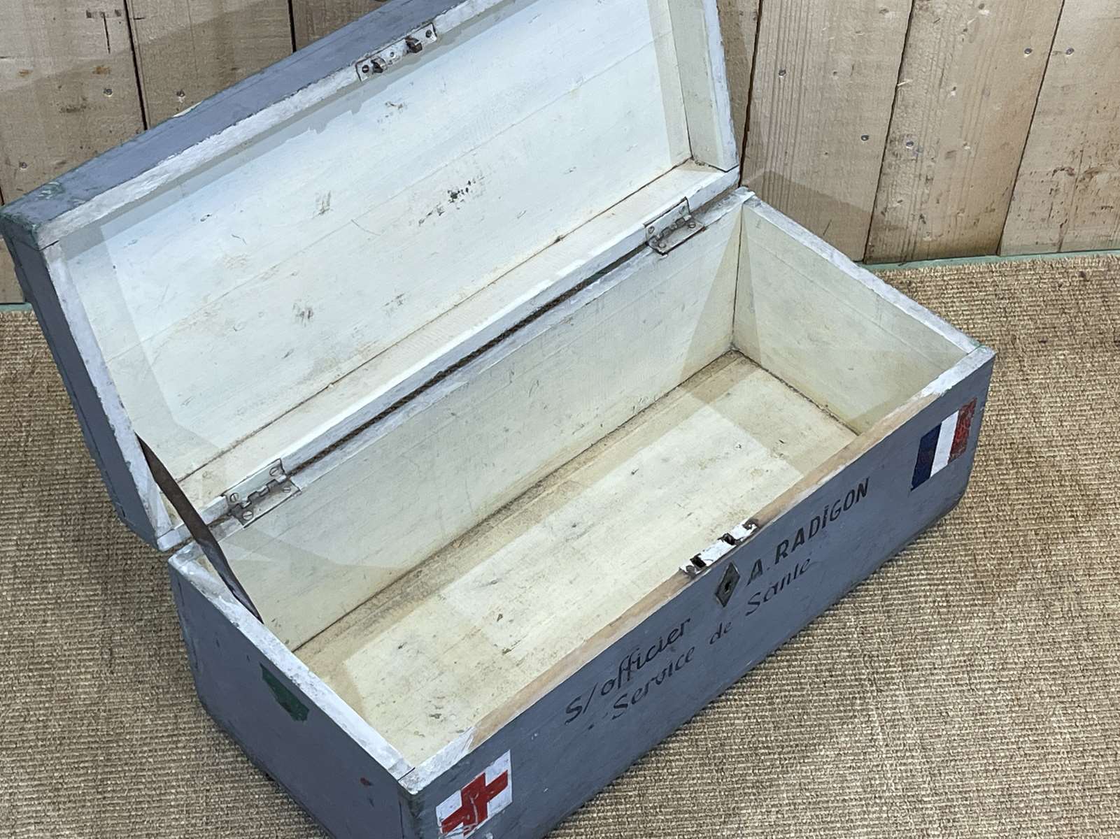 Coffre militaire des années 1940