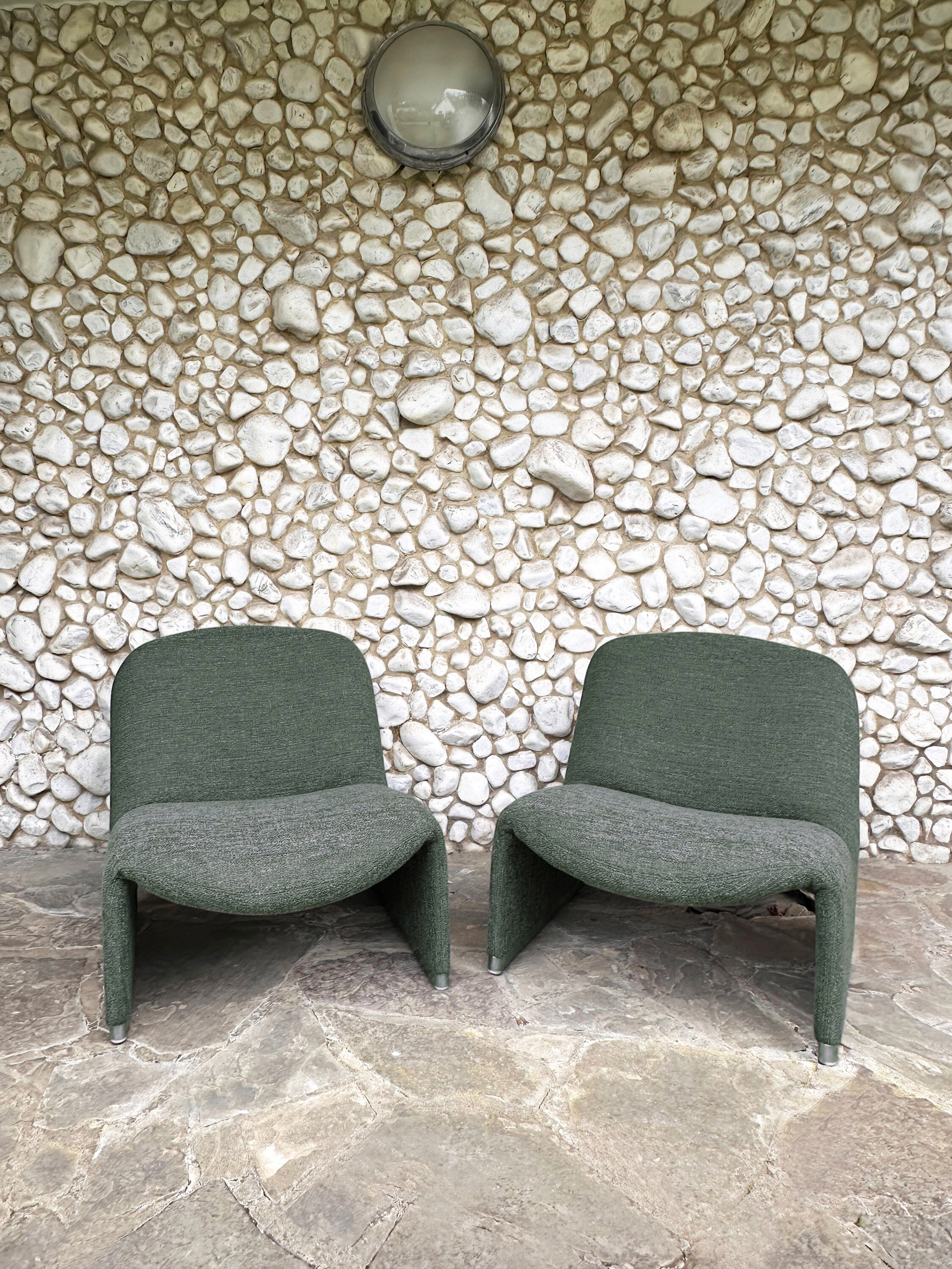 Paire de fauteuils Alky Giancarlo Piretti, Castelli 1970s, bouclé Minotti