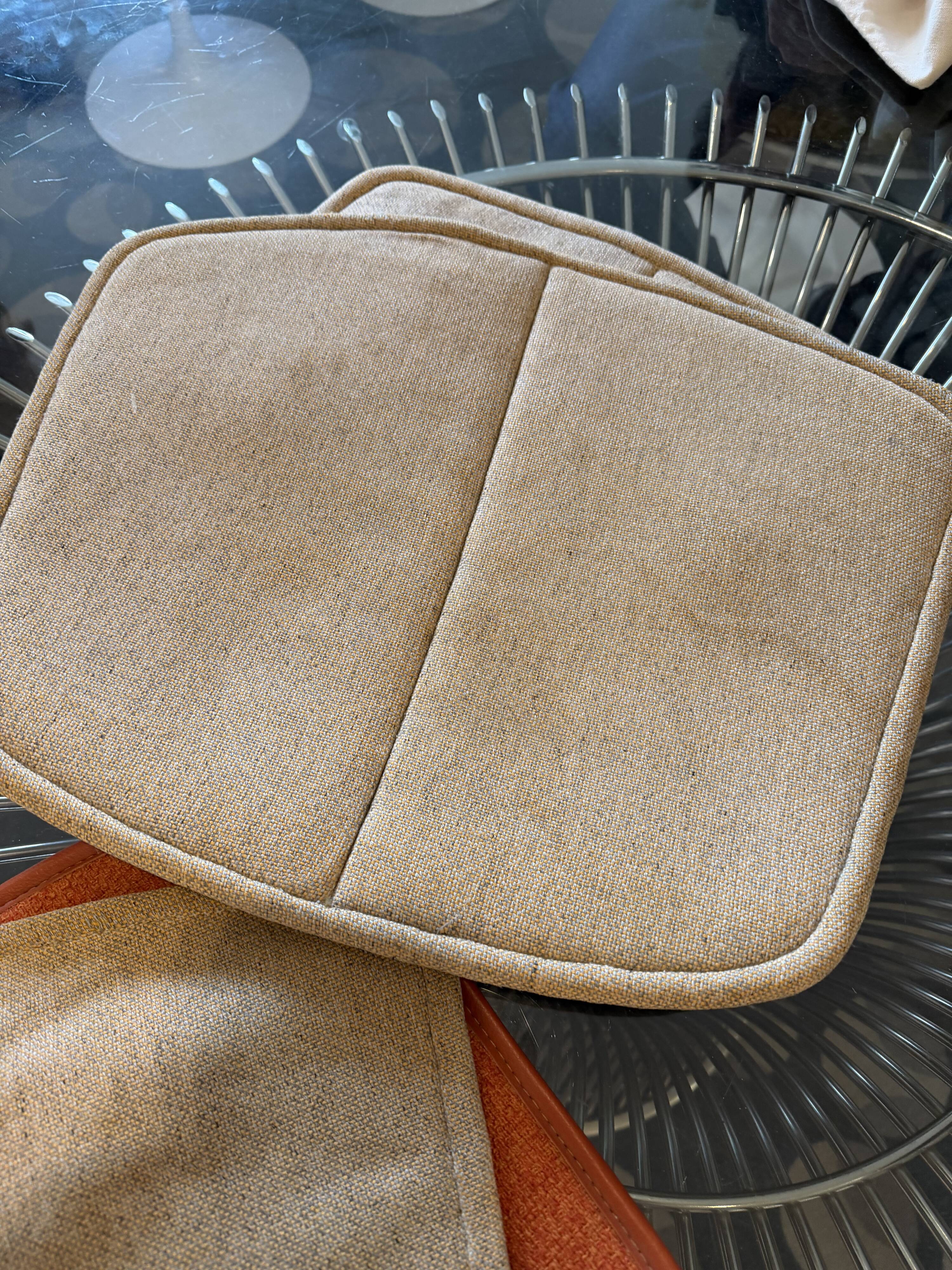 Harry BERTOIA (1915-1978) for KNOLL INTERNATIONAL, publisher. 4 Chairs