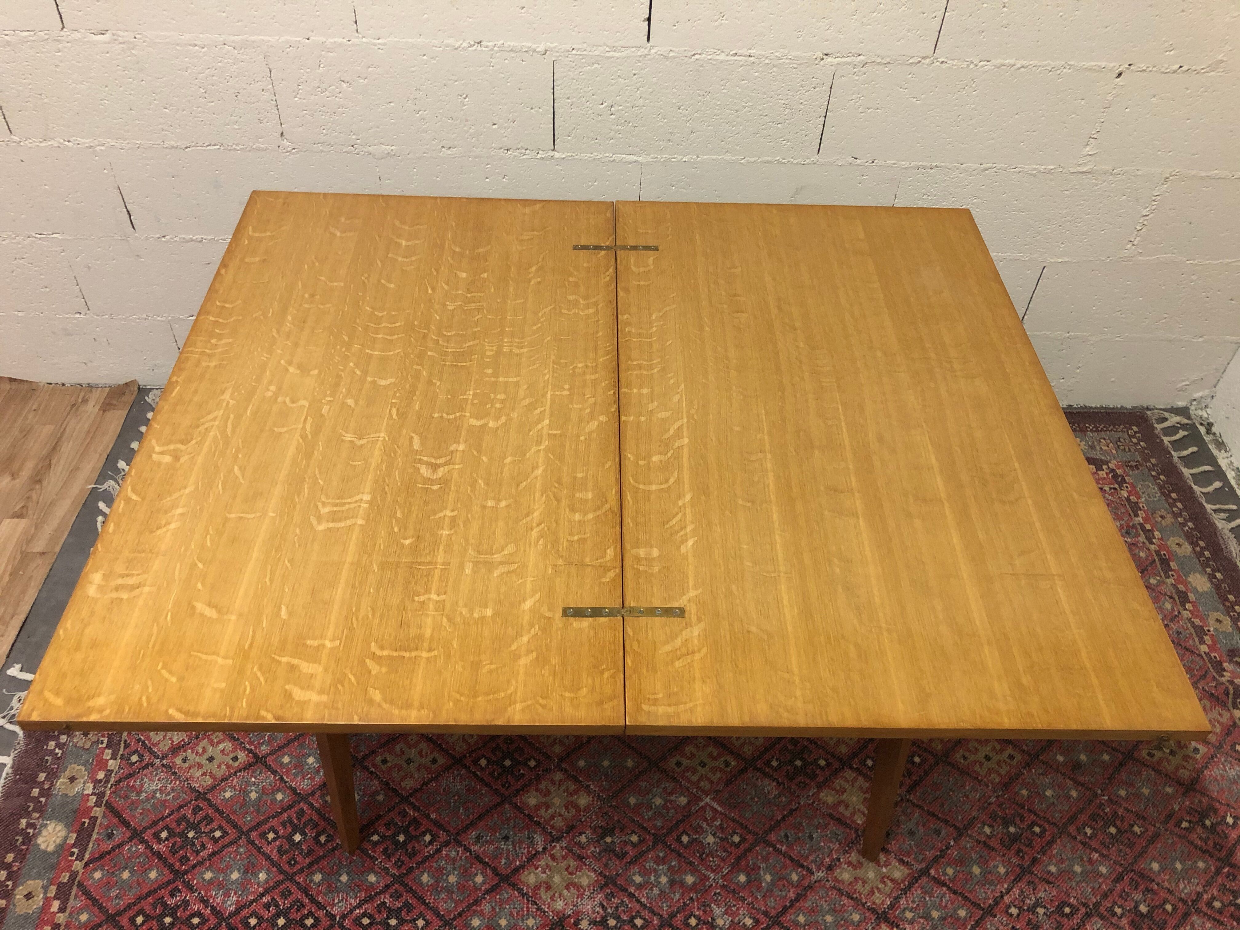 Vintage 60s wallet table