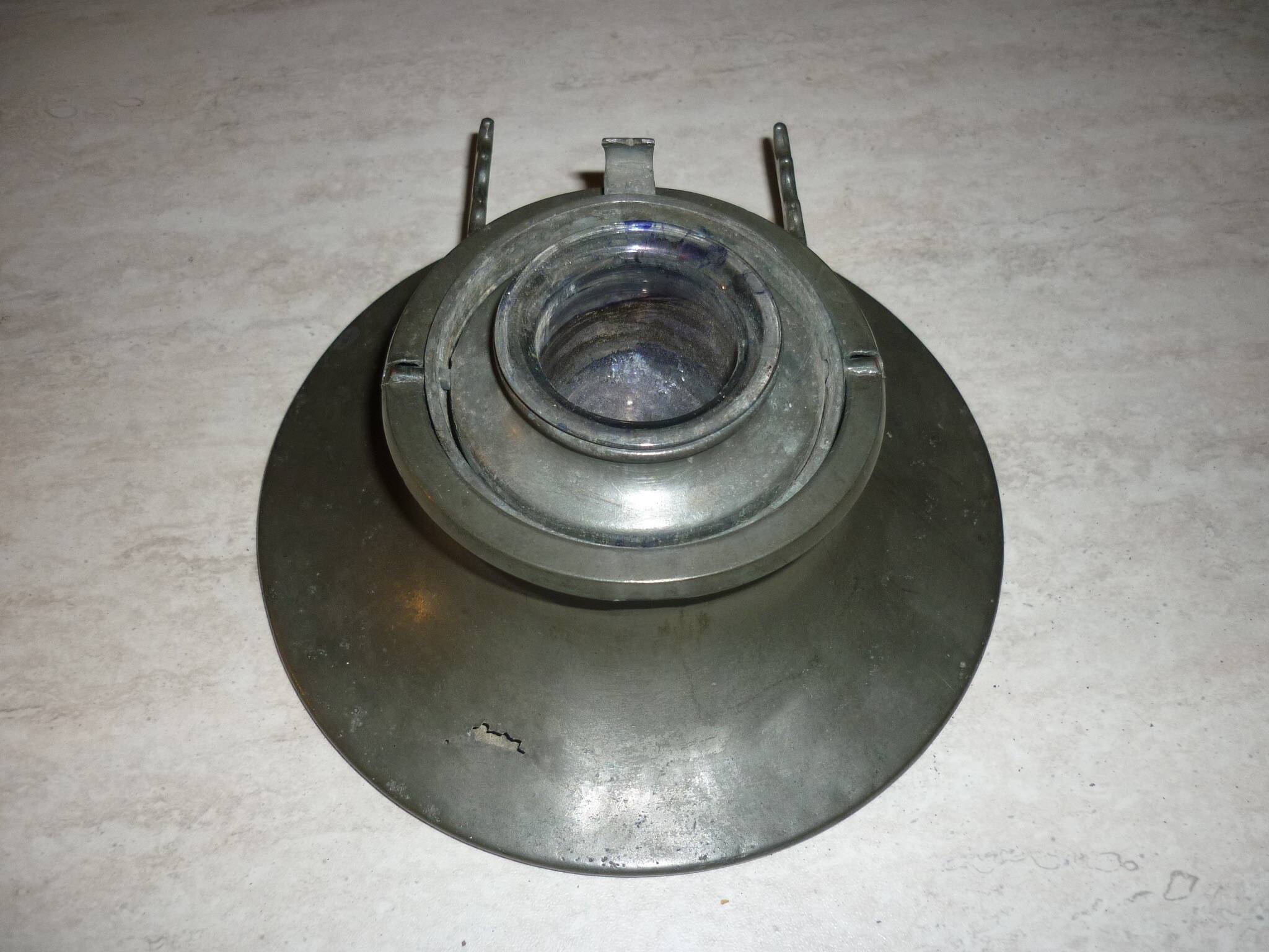 Encrier de navire en étain