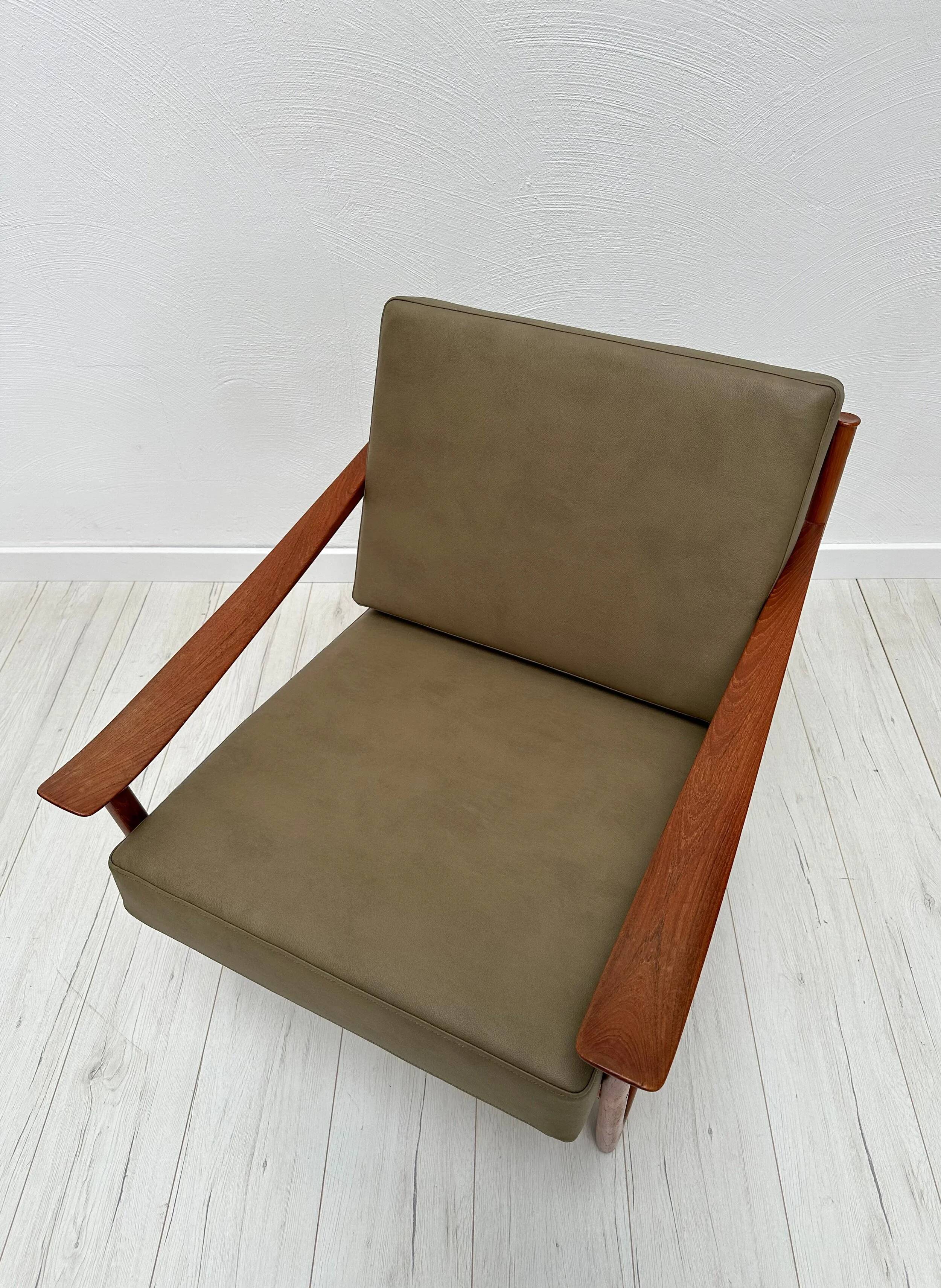 1/2 '60s vintage Danish teak armchair FD 130 by Peter Hvidt & Orla Mølgaard-Nielsen for France & Daverkosen