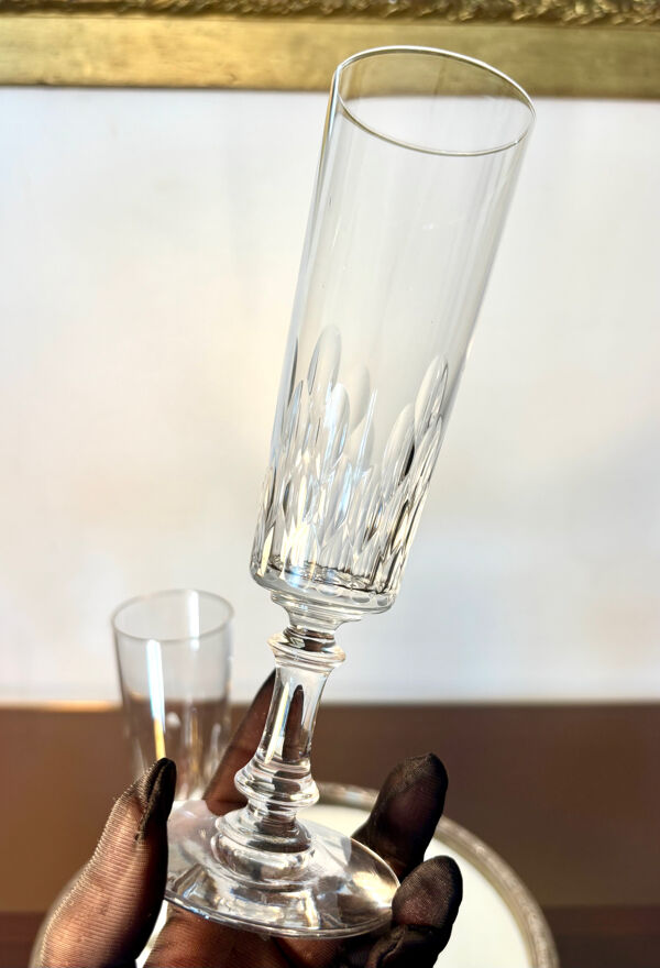 2 verres à champagne Baccarat m. Richelieu