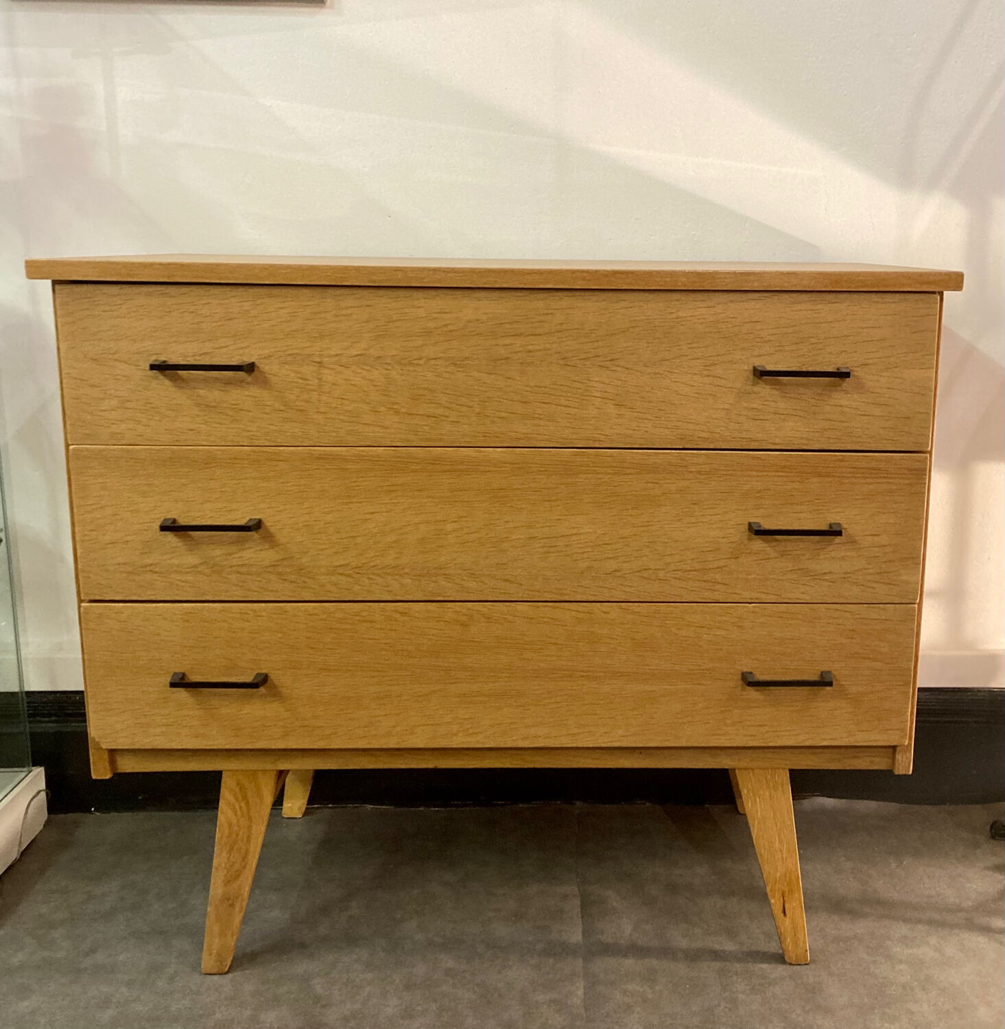 Commode années 60 pieds compas rénovée