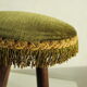 Tabouret en bois et velours à franges