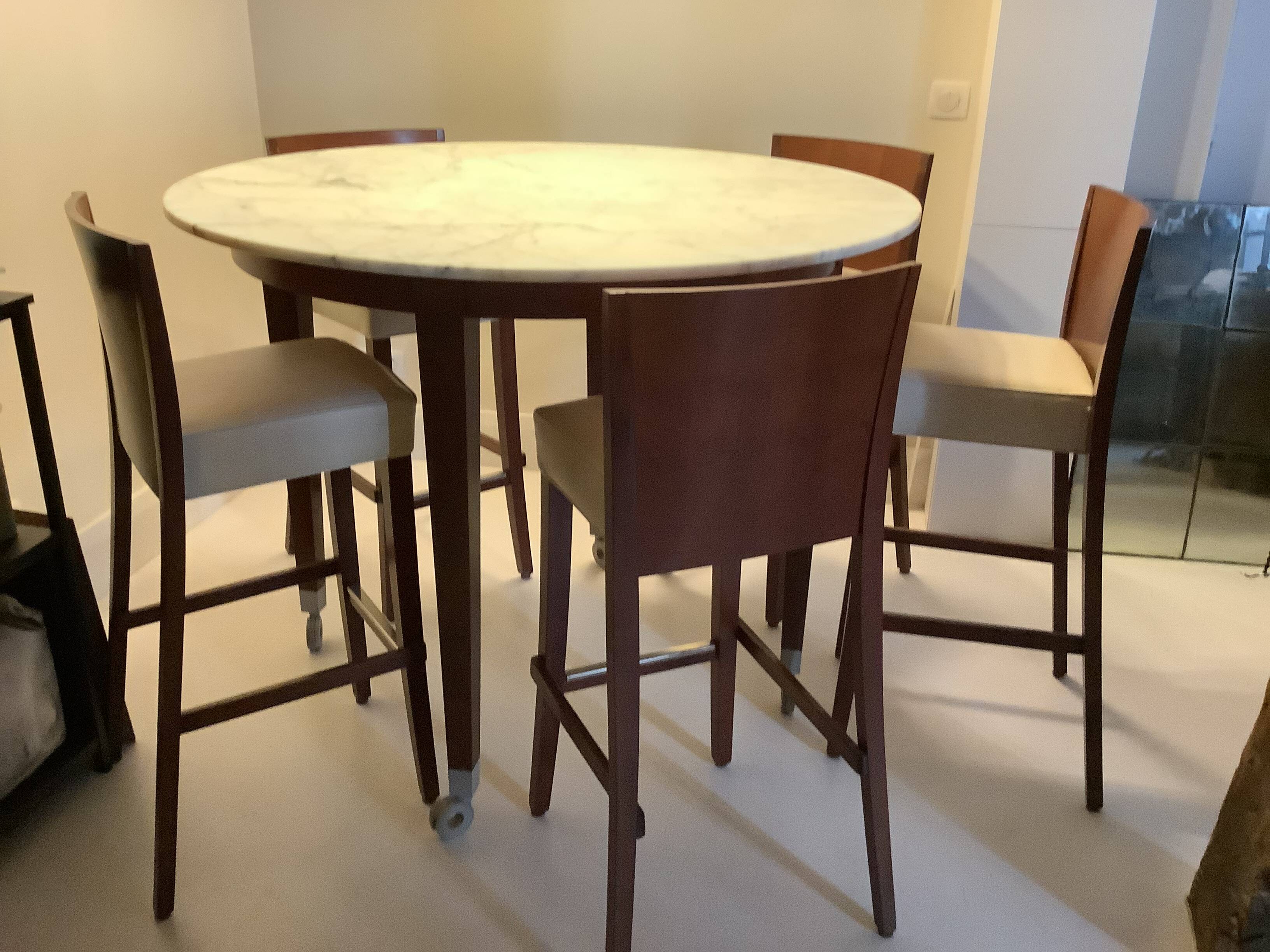 Table Haute Marbre Carrara + 5 Tabourets "Neoz" par Philippe Starck /Draide