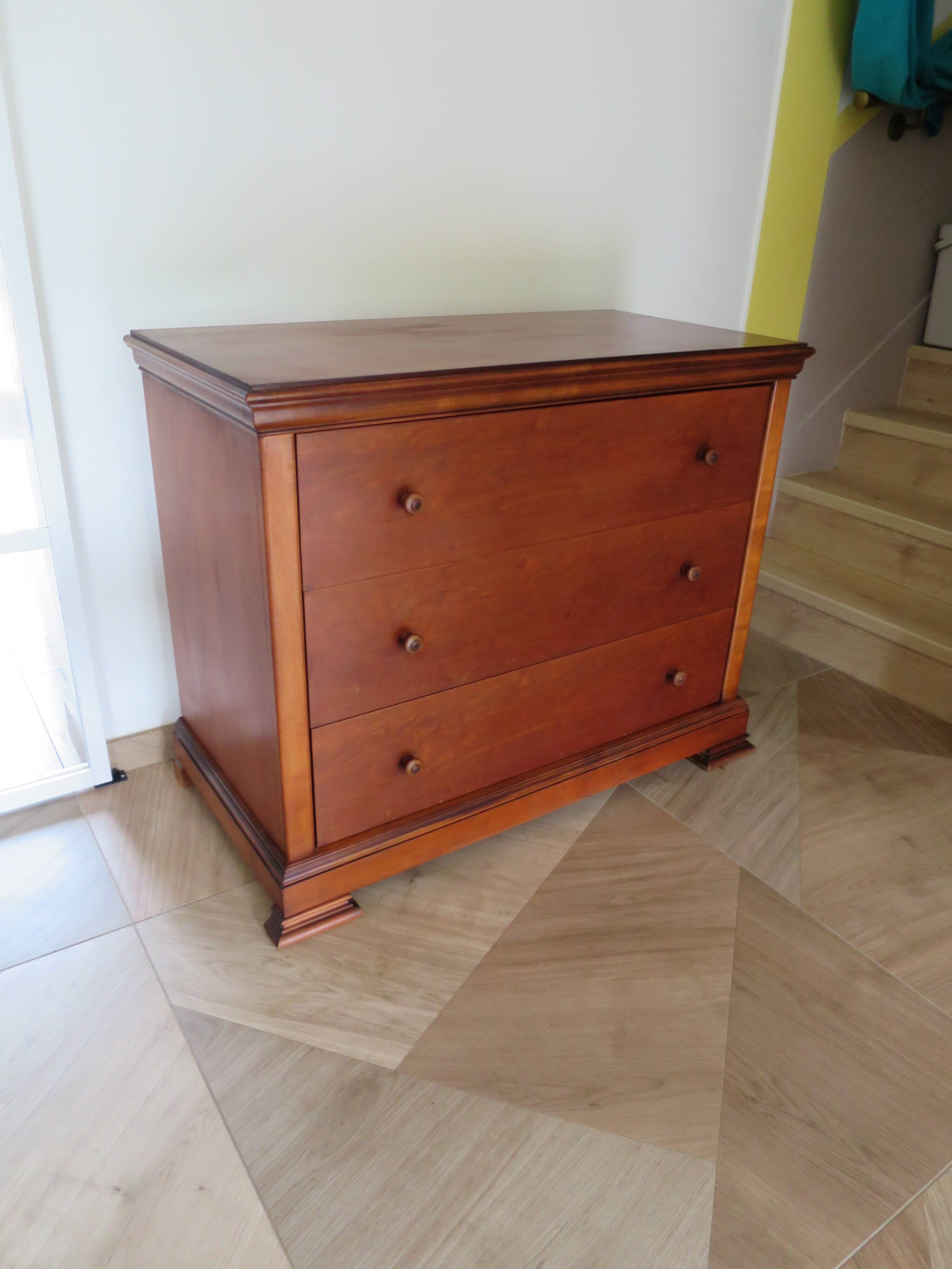 Elegant cherry wood chest of drawers – 3 drawers – 80s