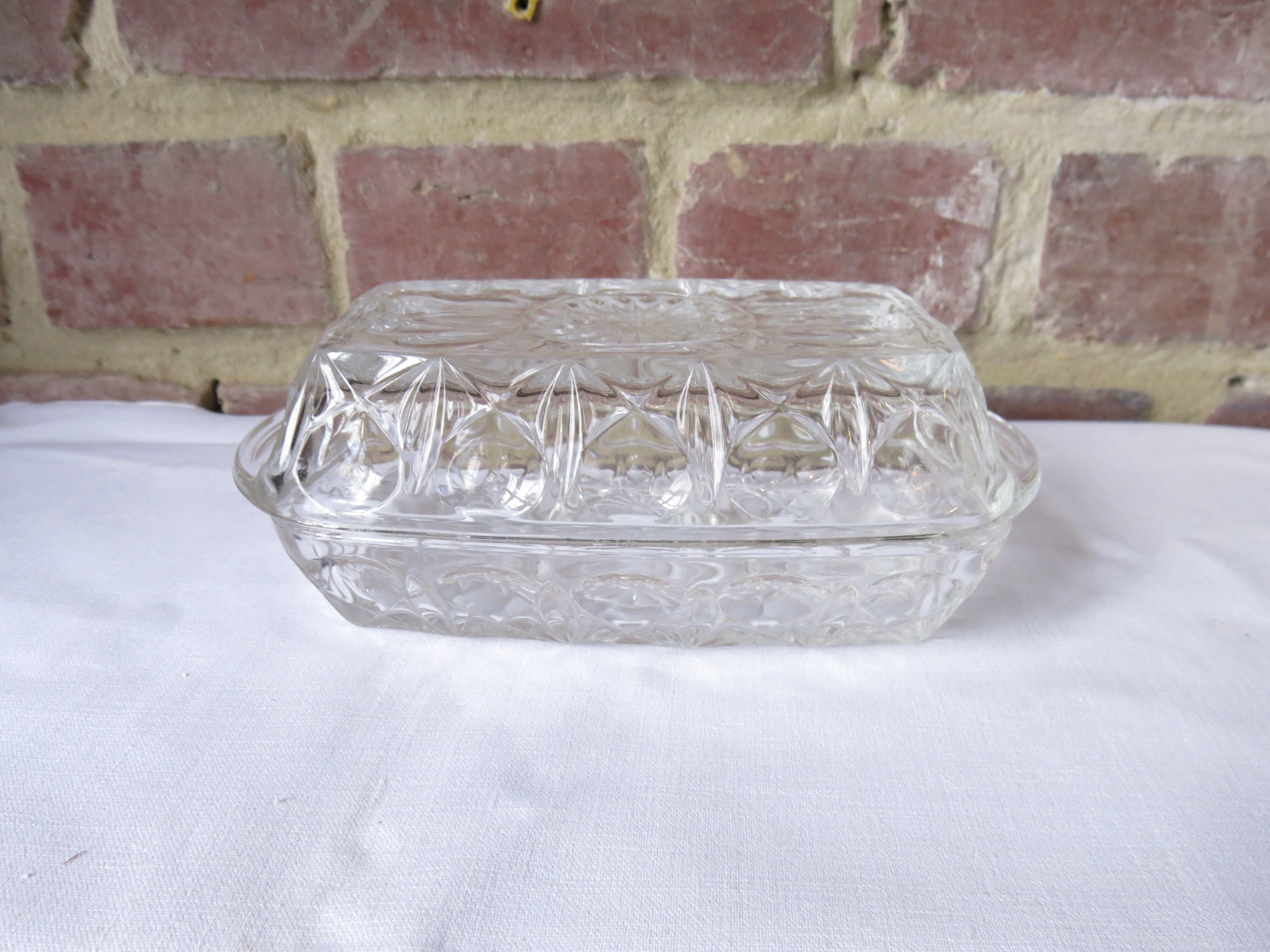 Butter dish from Reims in transparent glass