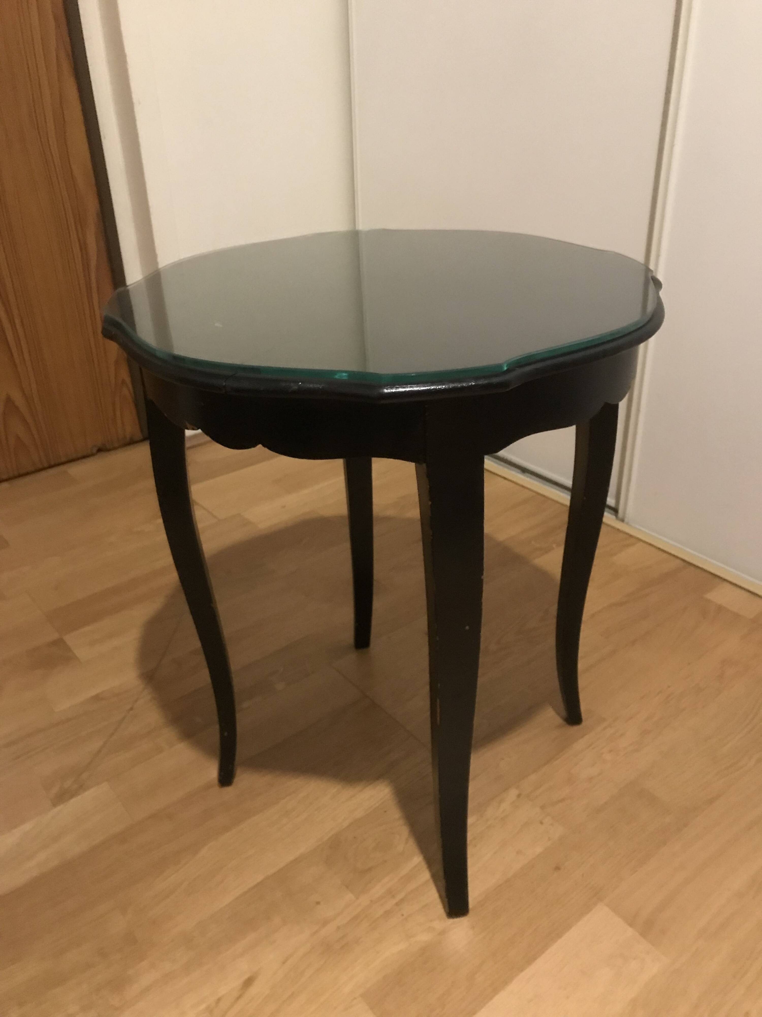 Small painted wooden pedestal table