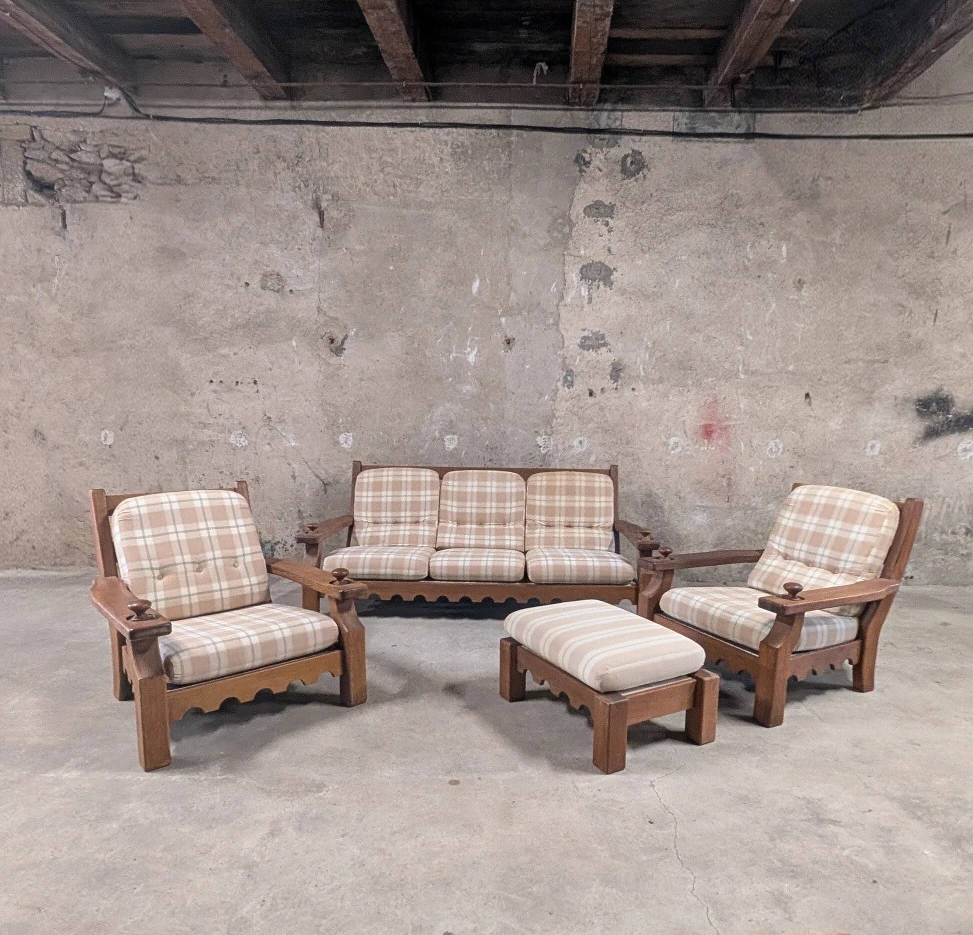 Vintage solid wood living room with plaid cushions
