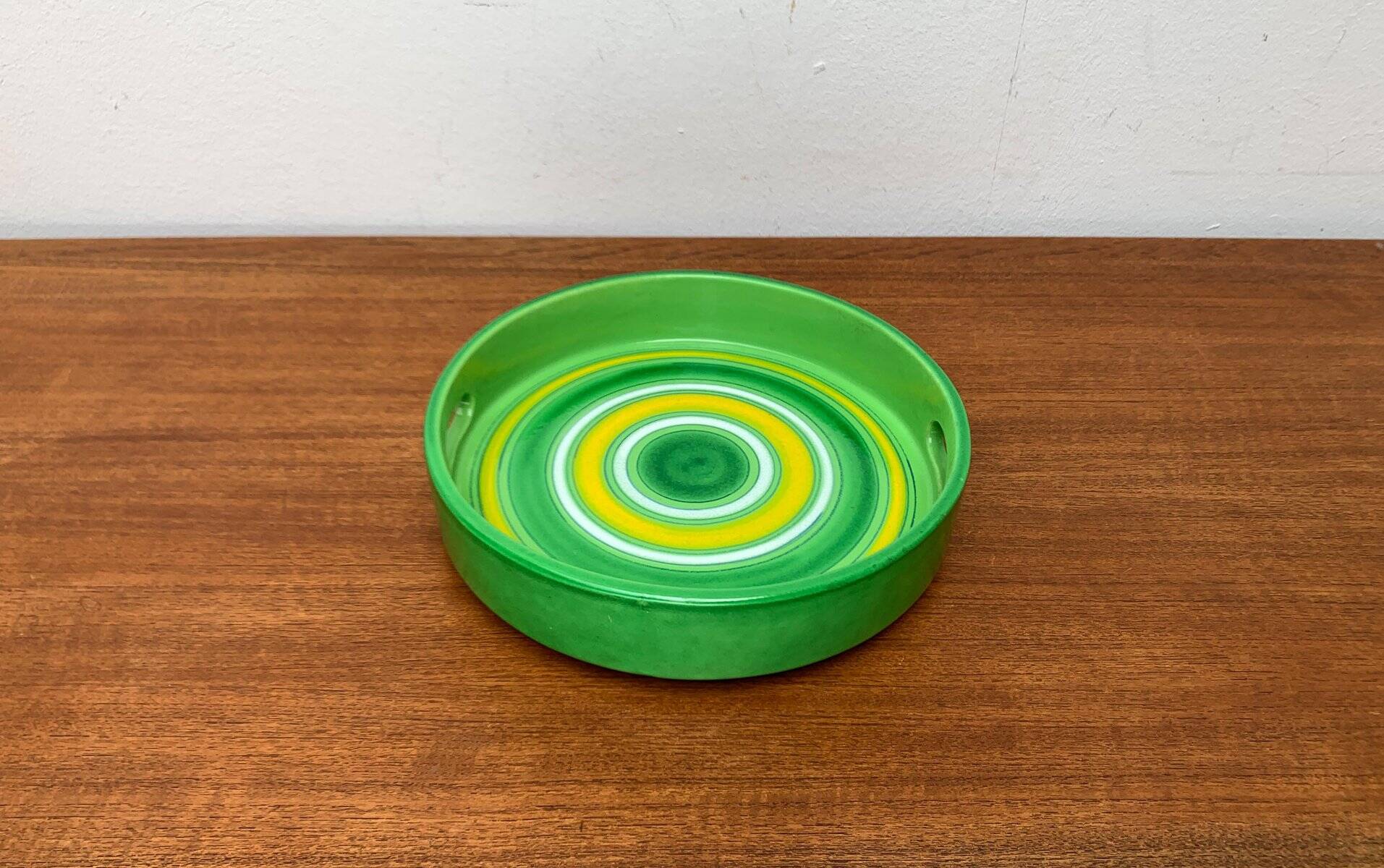 Italian ceramic platter from the mid-century by Bitossi for Rosenthal Netter, 1960s.