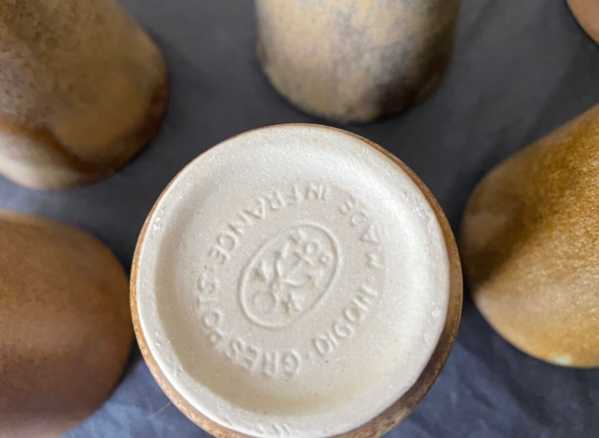 Digoin sandstone cups