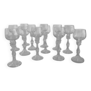 Suite de 12 verres à vin de Moselle