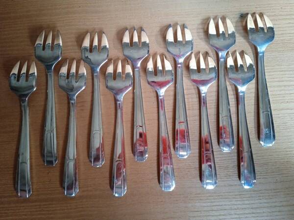 Fronnet 12 Silver-plated art deco oyster forks