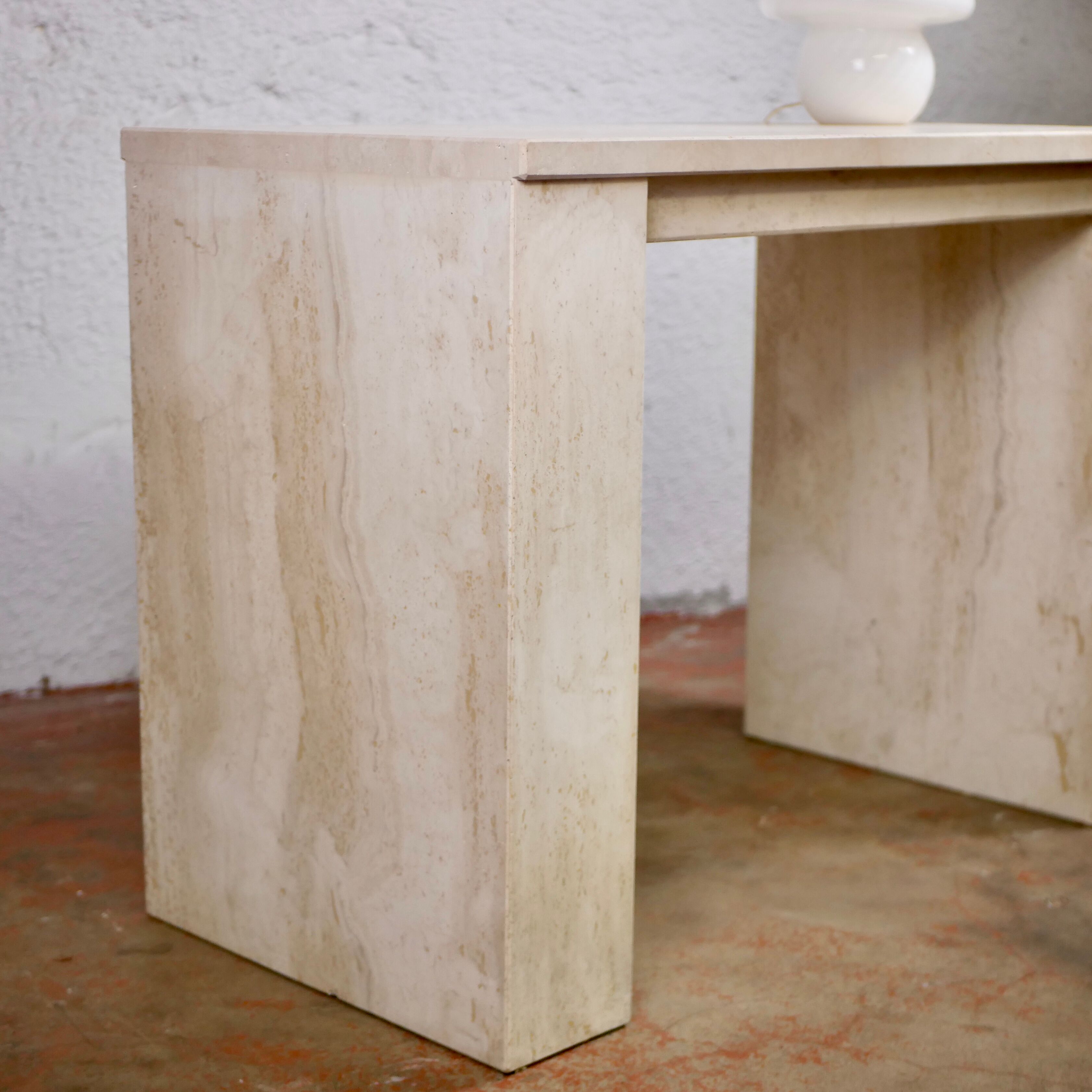 Cinna travertine desk