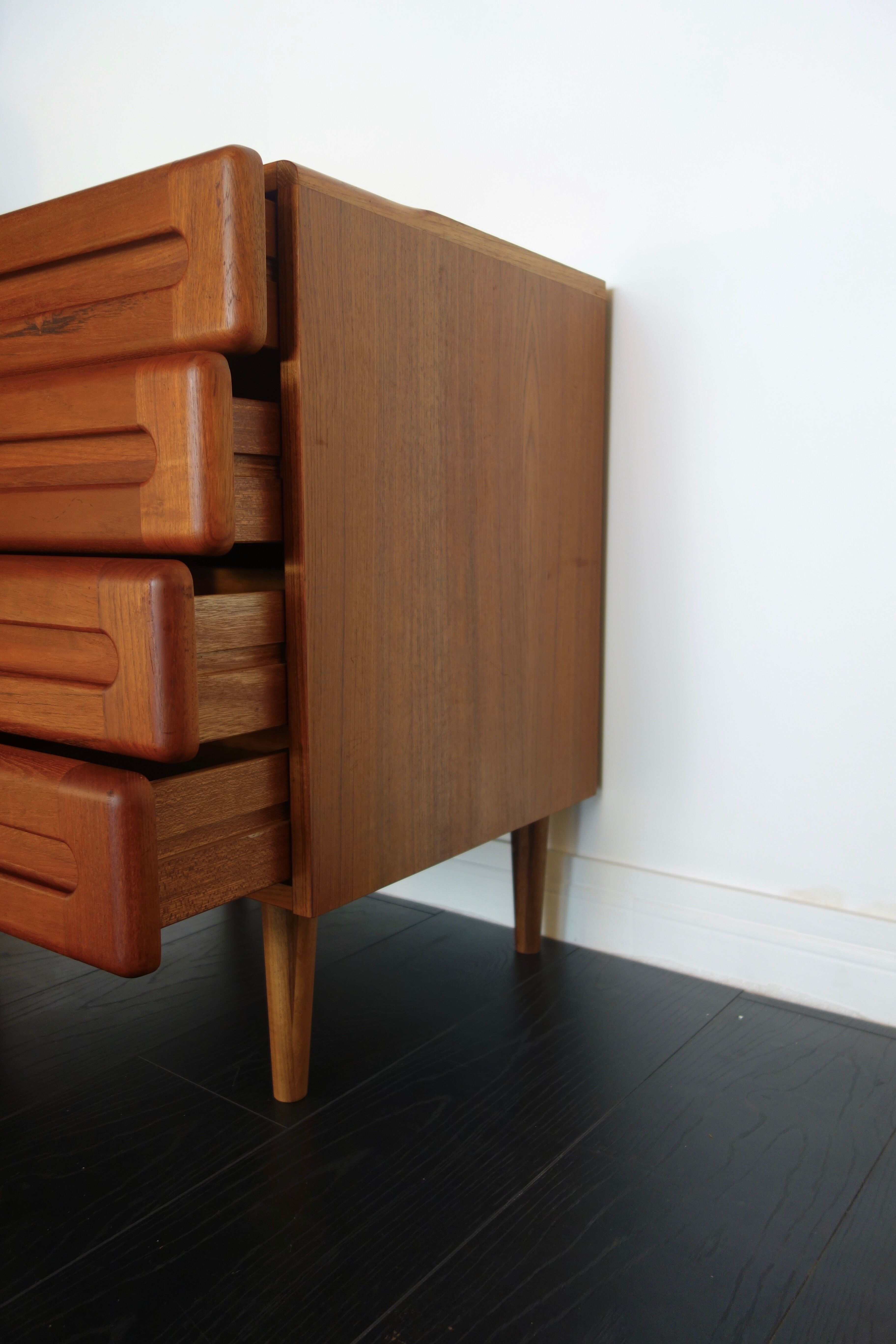 Danish teak chest of drawers 60s