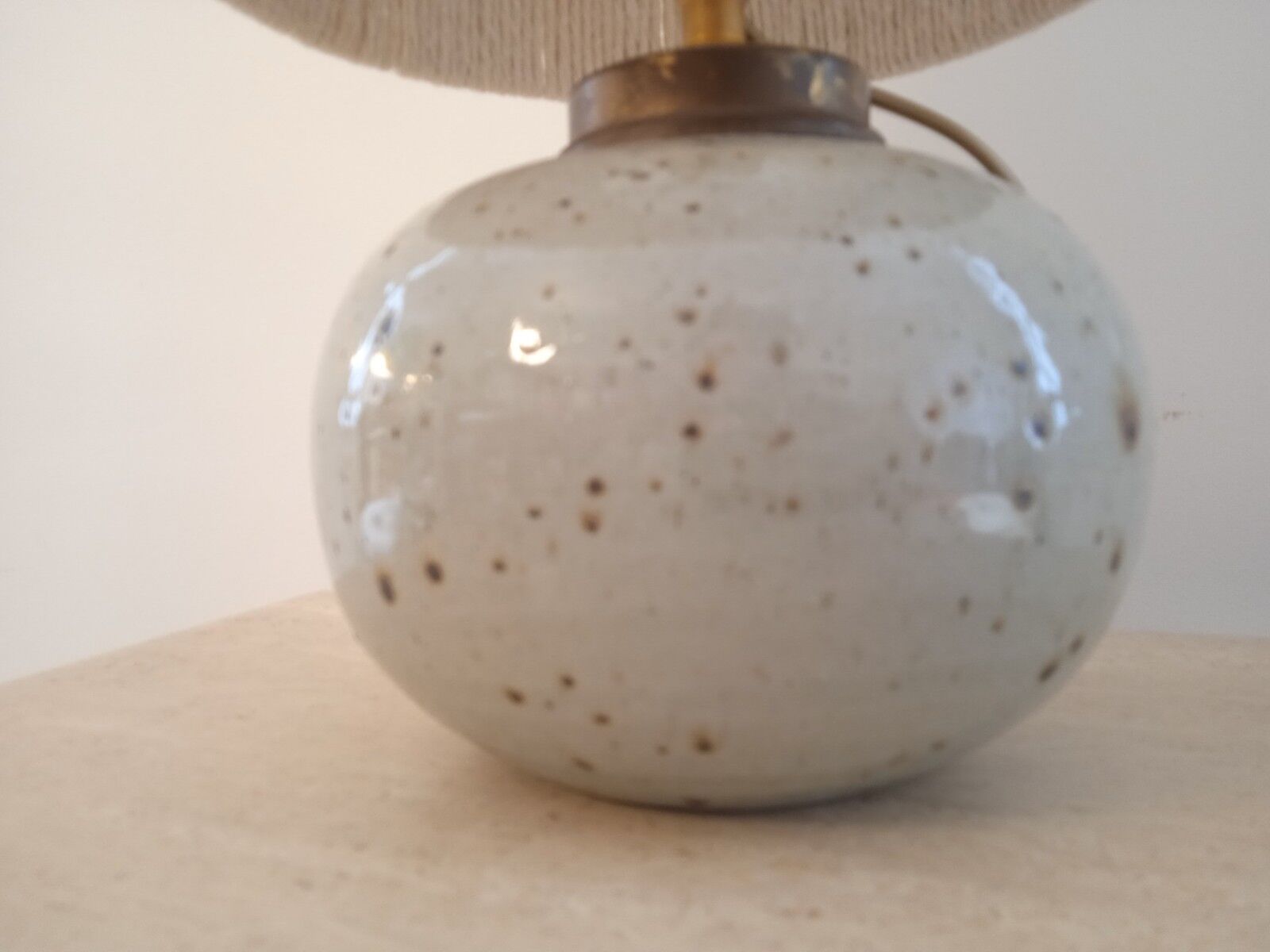 Lampe vintage en grès émaillé avec abat-jour en corde