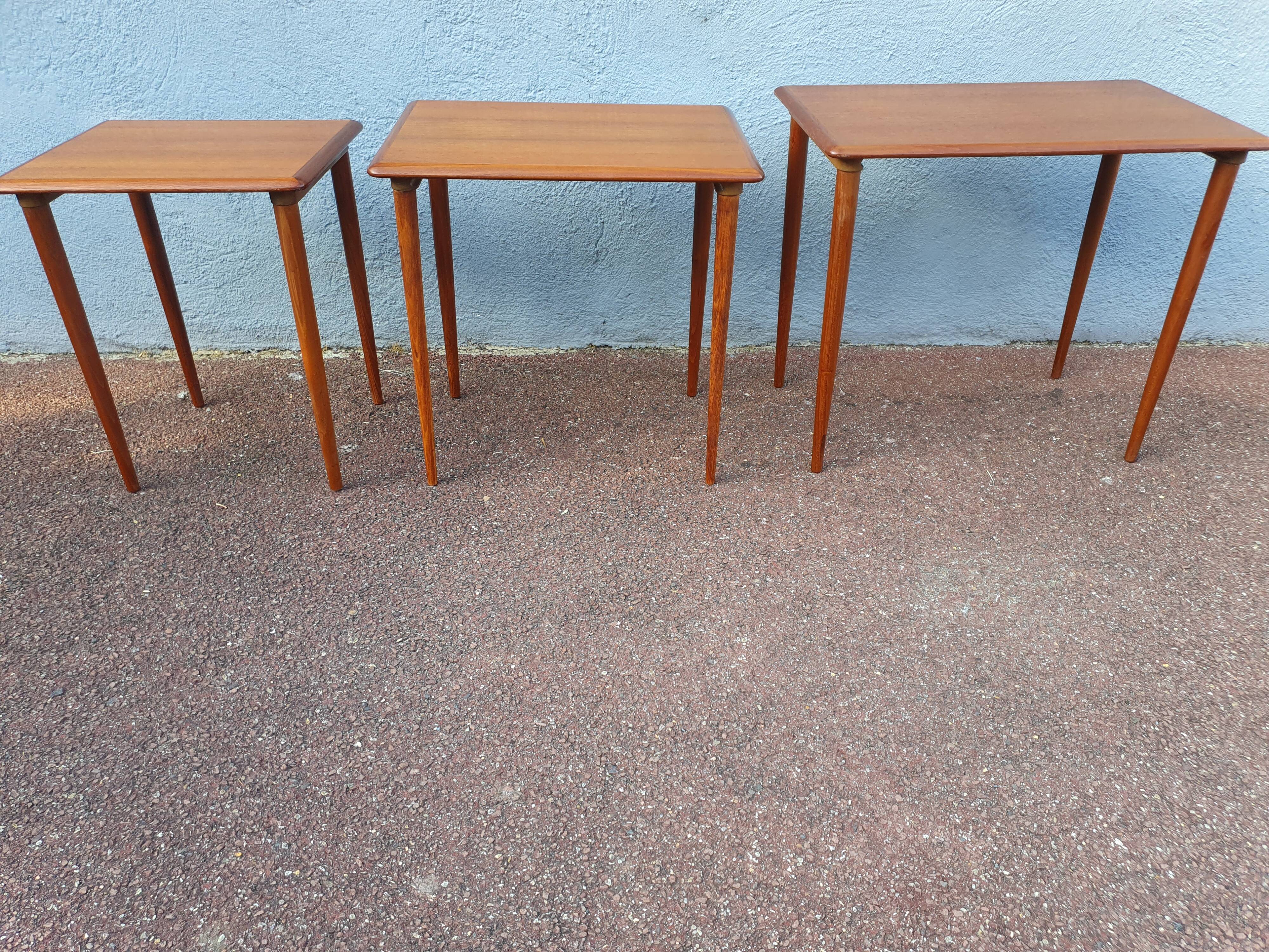 Table gigogne teck vintage