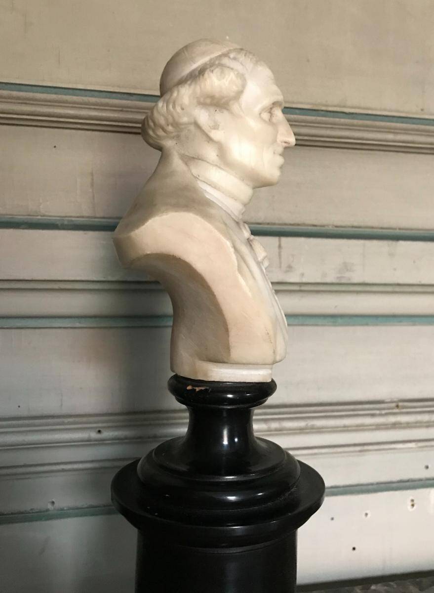Buste d’un prélat italien en albâtre