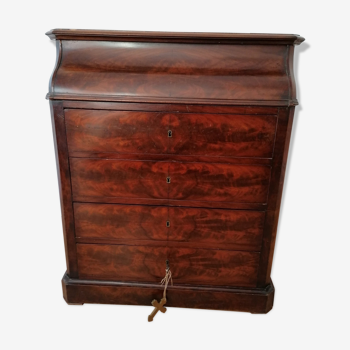 Old mahogany chest of drawers