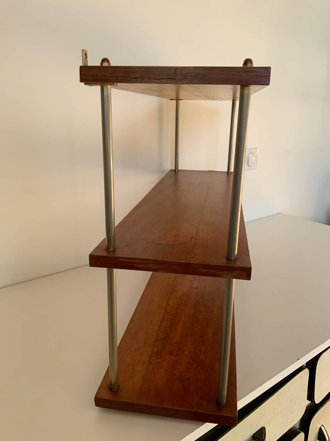 Wall shelf