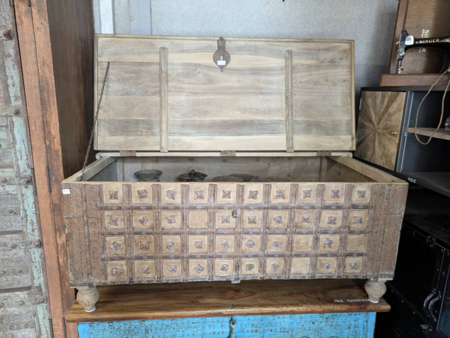 Authentic antique chest/trunk from Rajasthan, hammered metal and teak