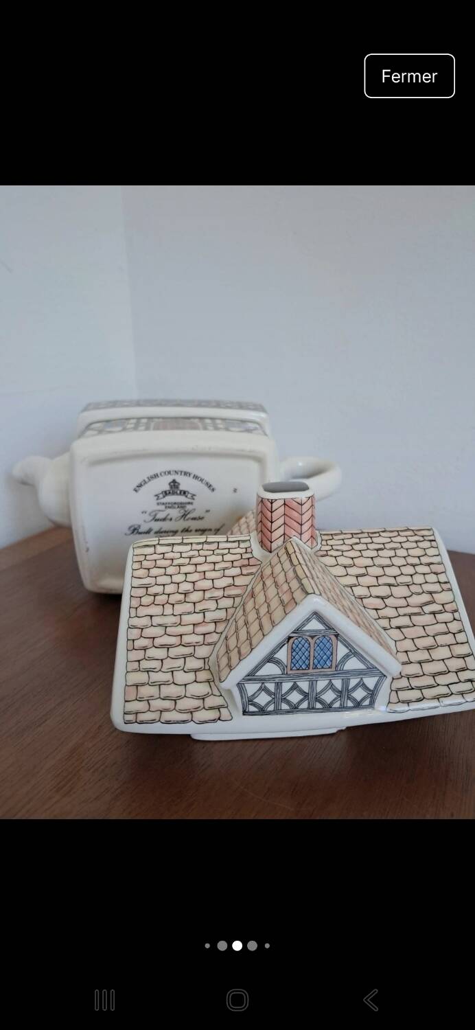 Théière anglaise  tudor house Années 1990