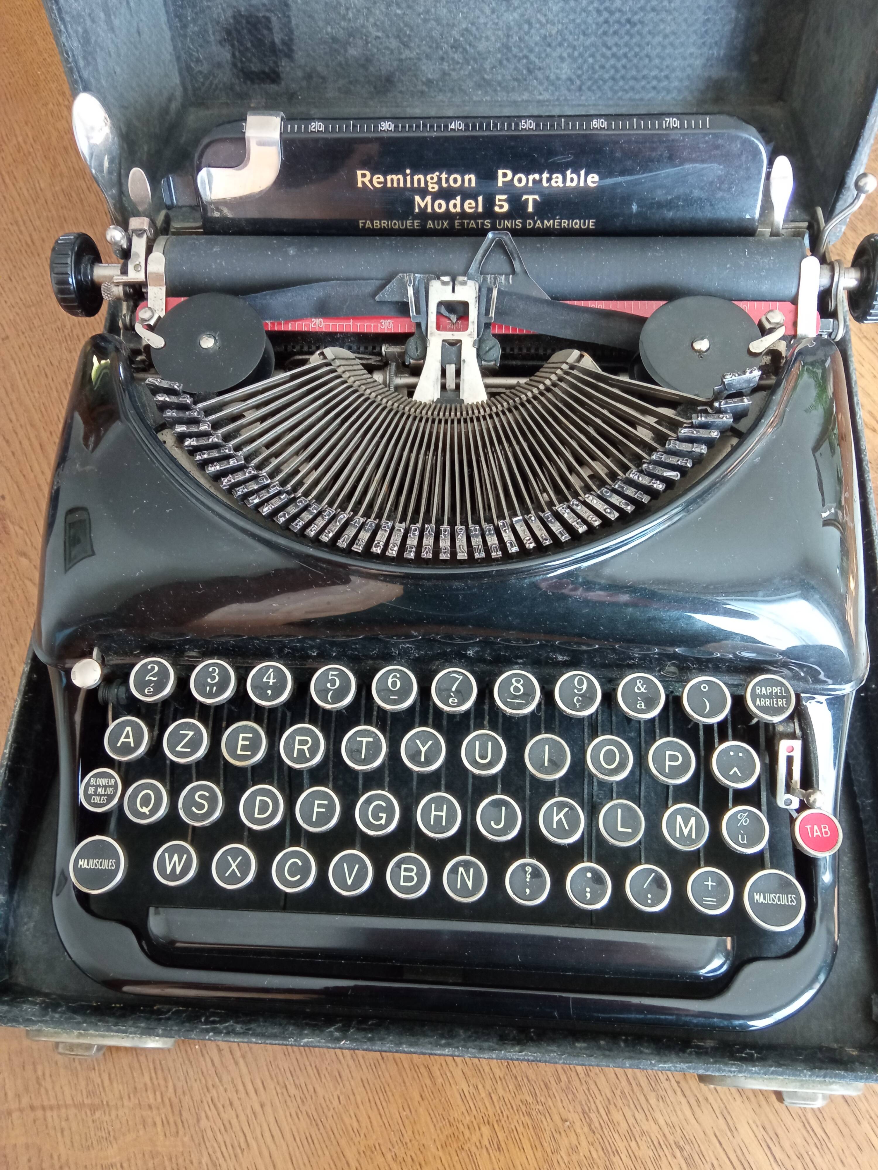 Old Remington portable typewriter No. 5 T