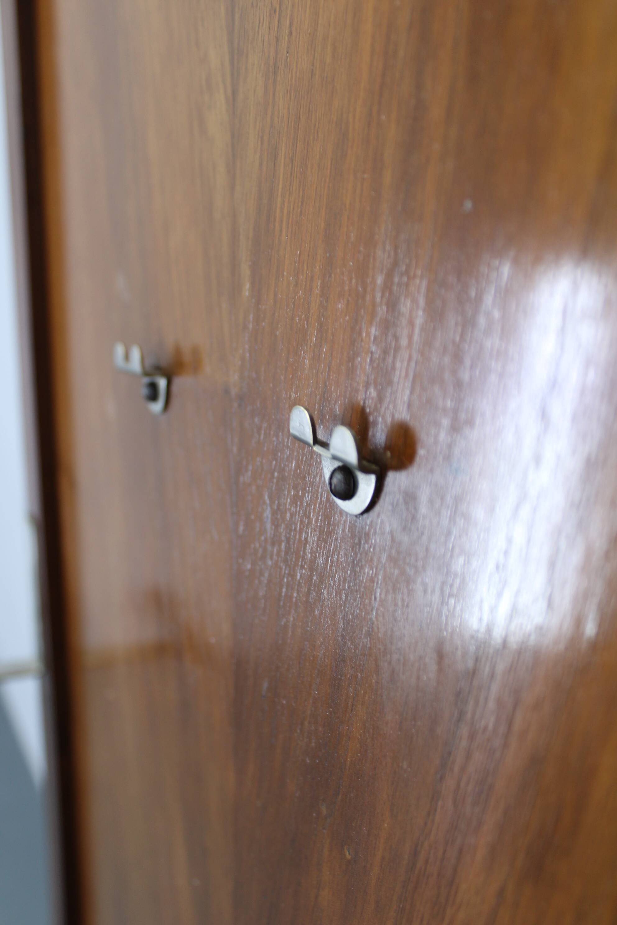 Portemanteau Art déco tchécoslovaque en noyer avec miroir, années 1930